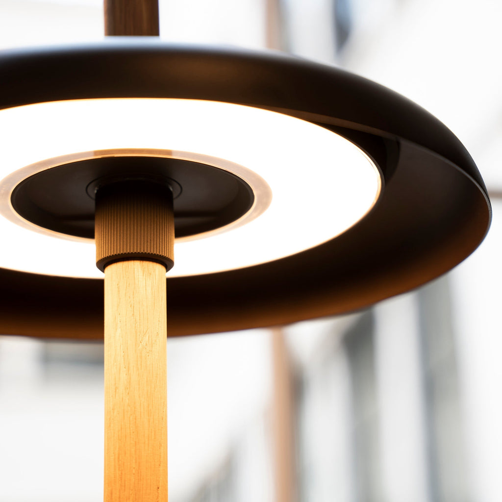 Nivel Portable Floor Lamp