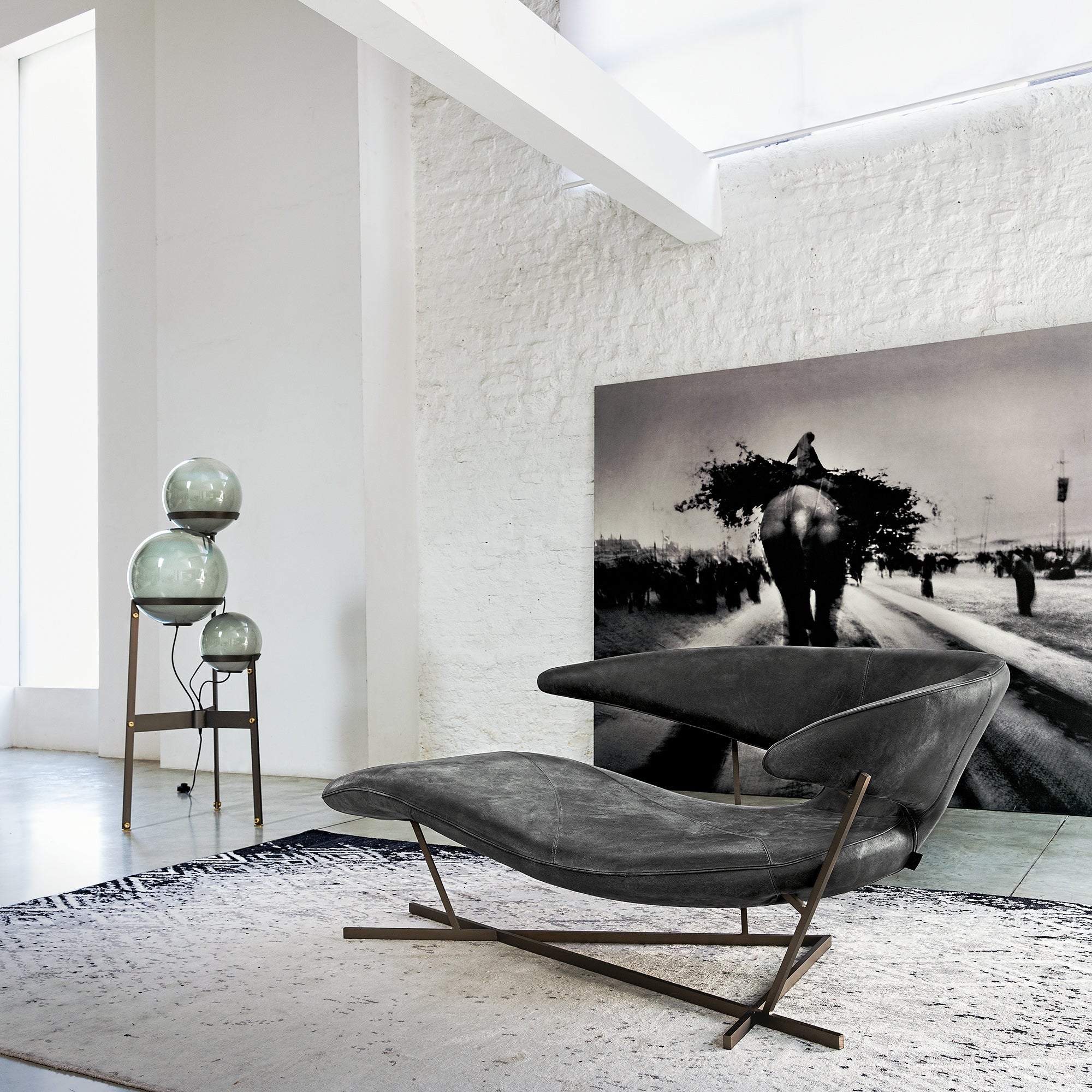 Manta Chaise Lounge
