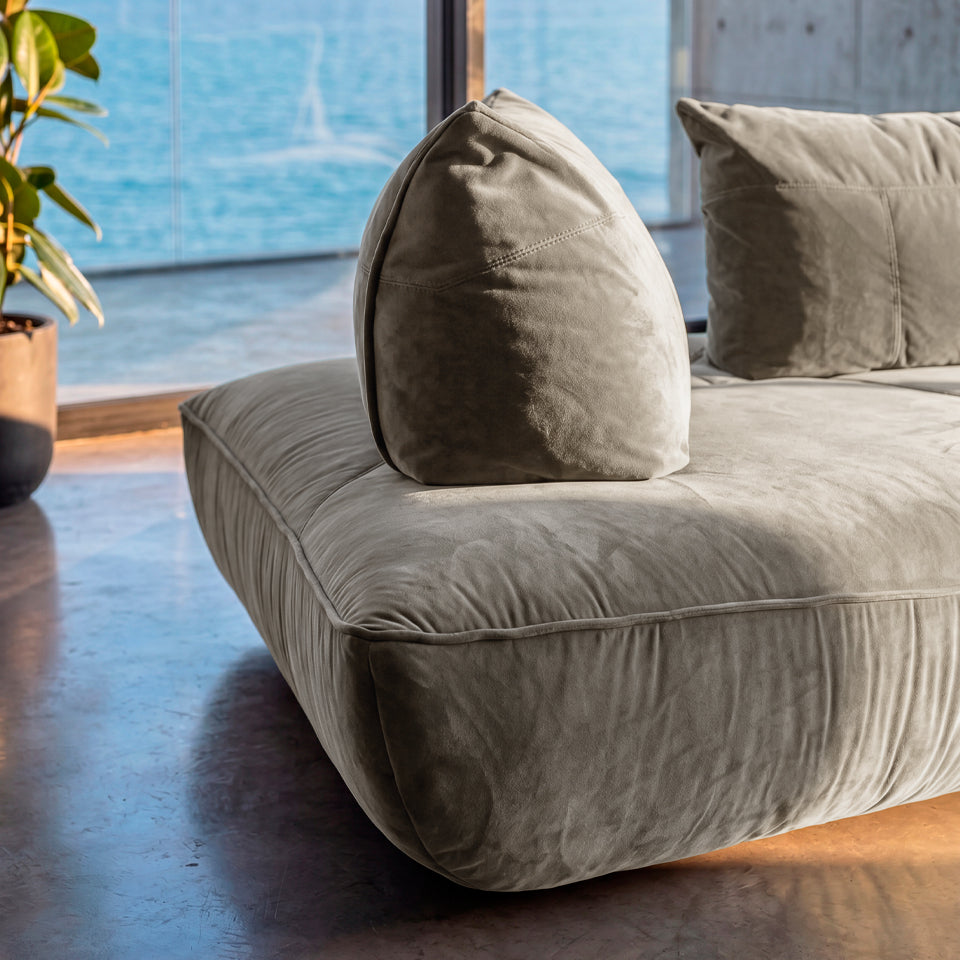Night Fever Sofa/Sectionals