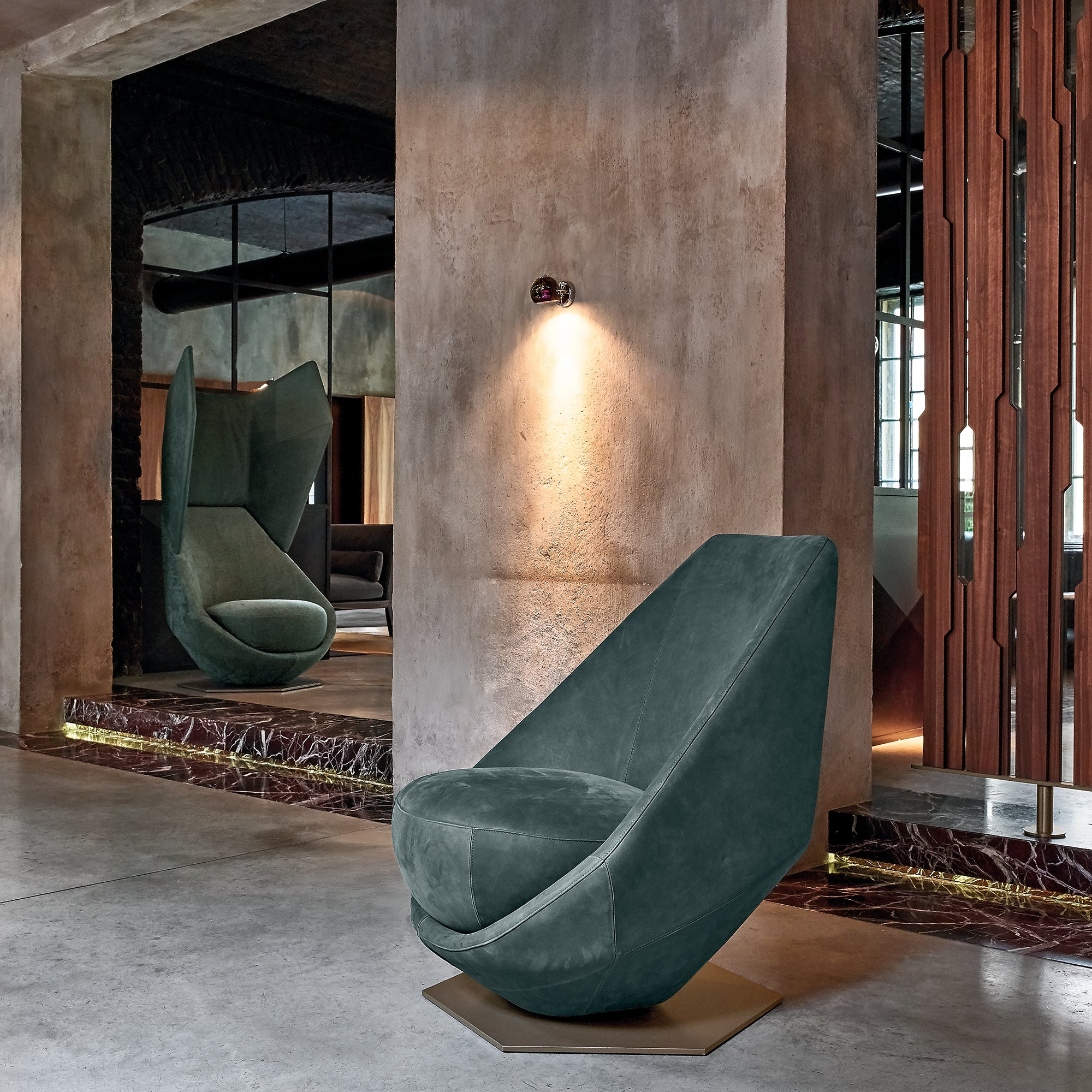 Overdrive Swivel Armchair