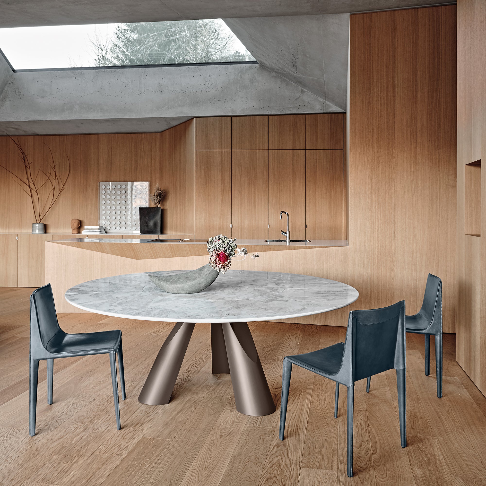 Prince Dining Table