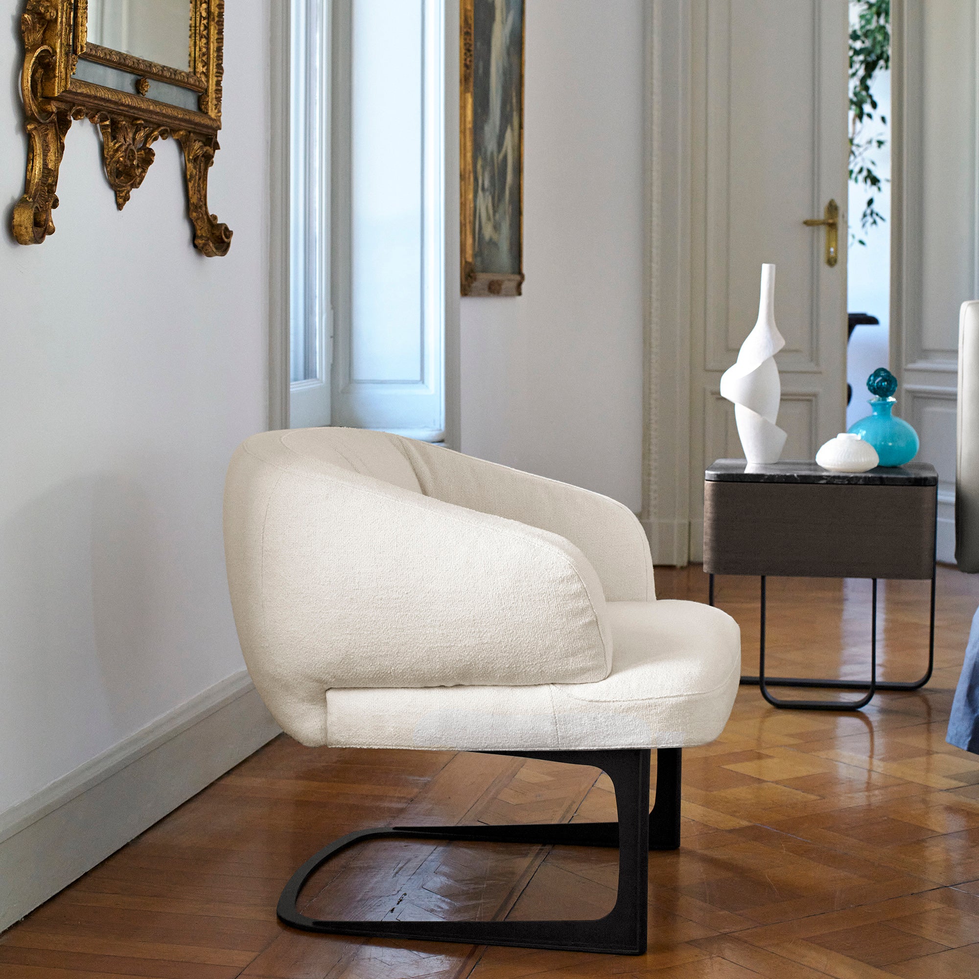 Warren Living Armchair