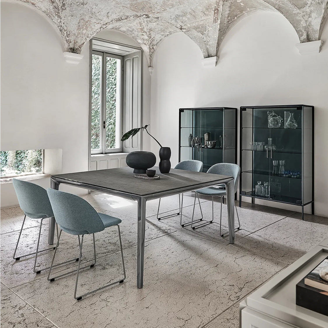 Duke Dining Table