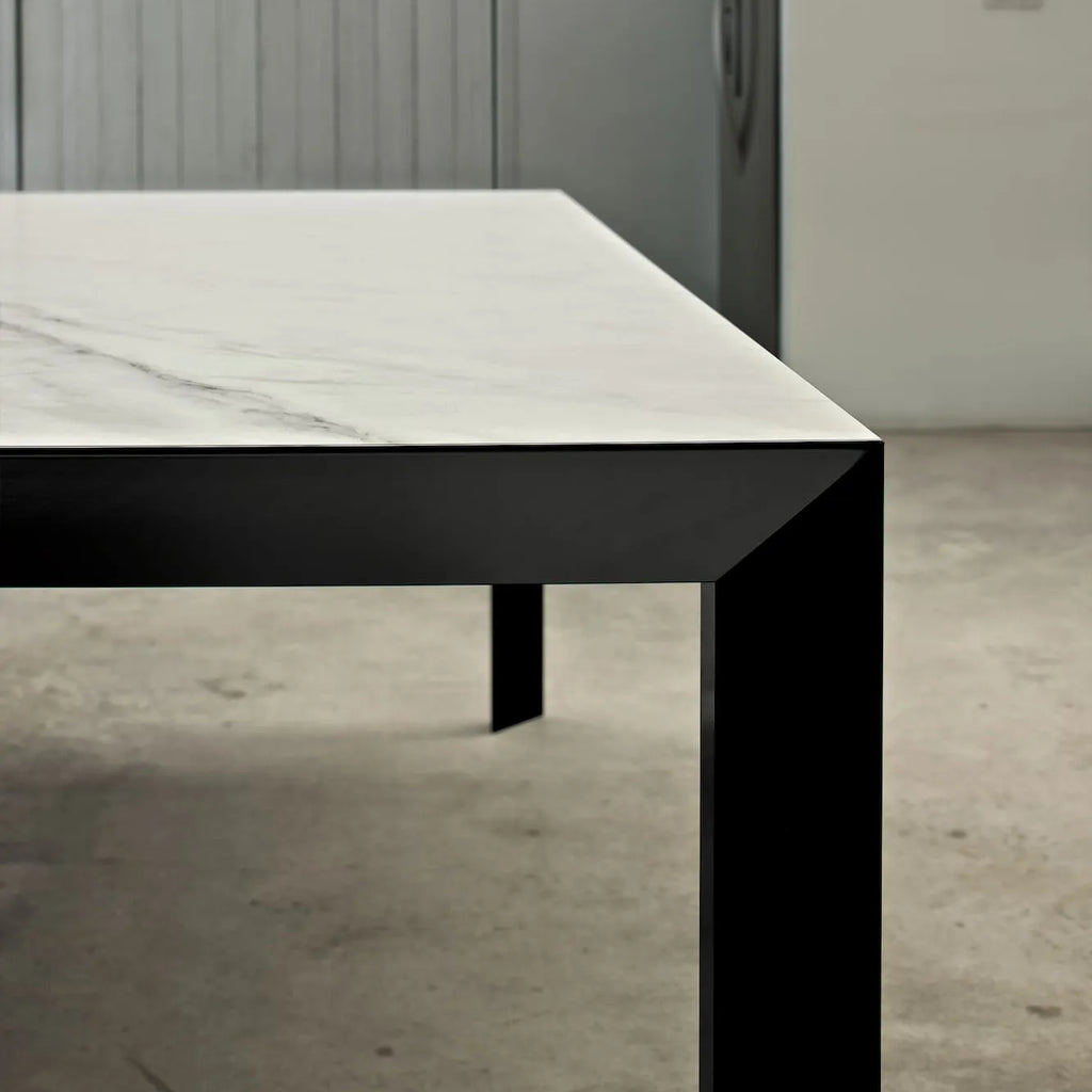 Genio Extendable Dining Table