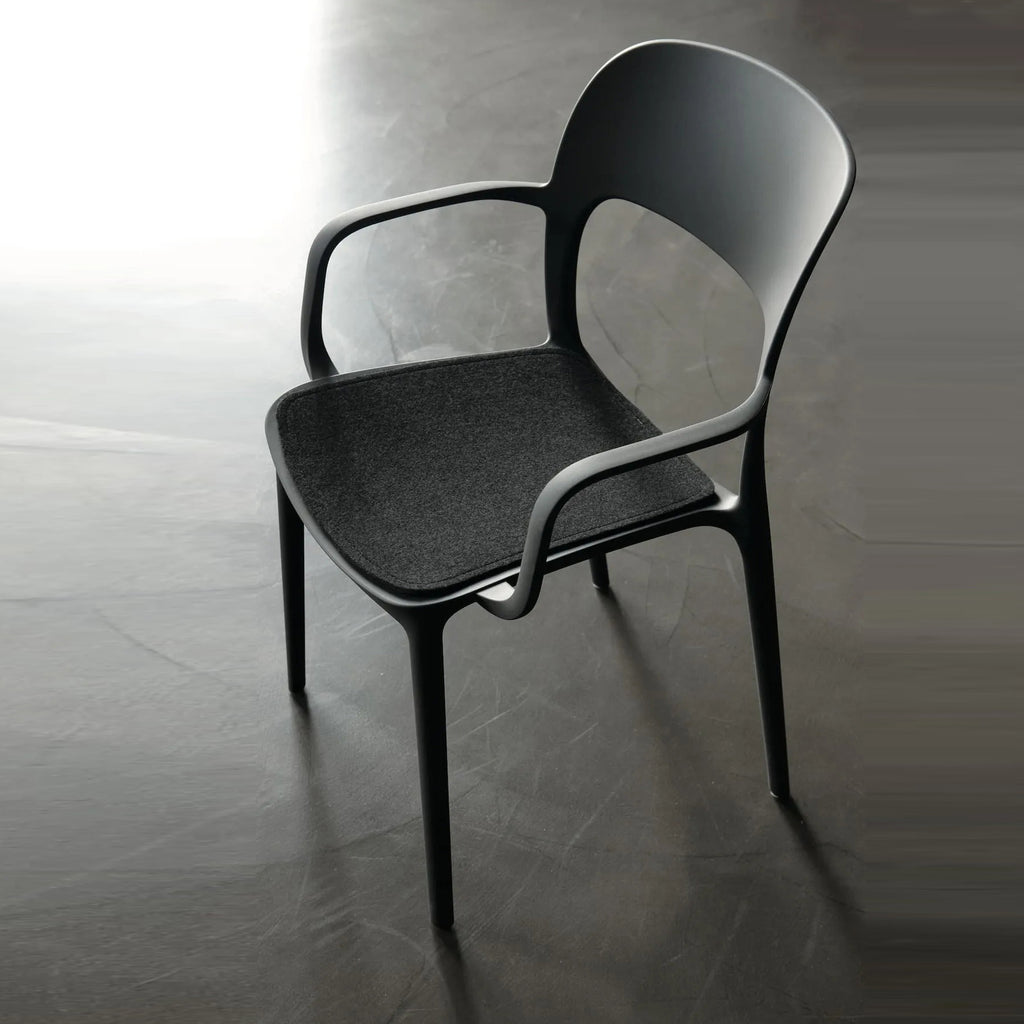 Gipsy Stackable Dining Chair