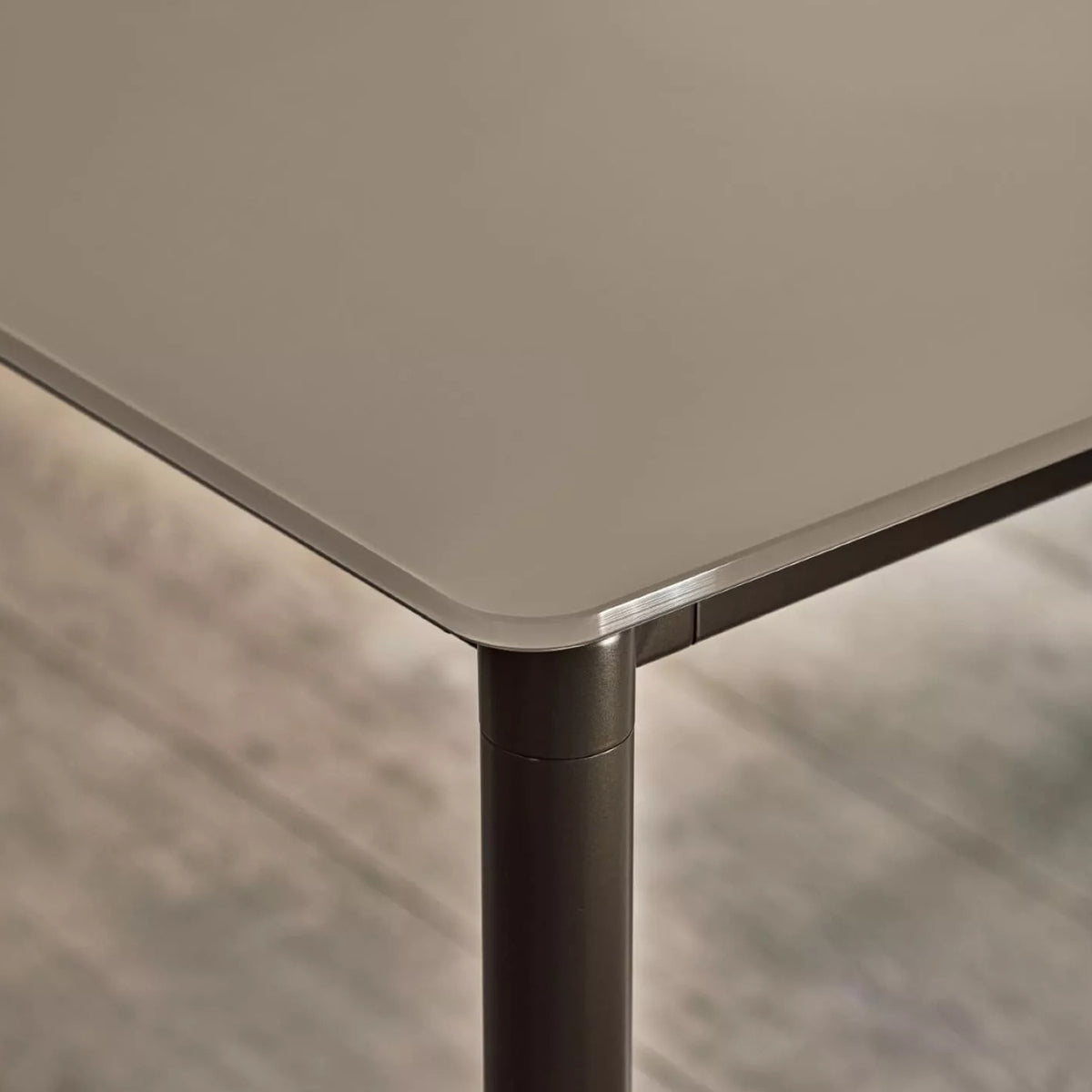 Moon Low Dining Table