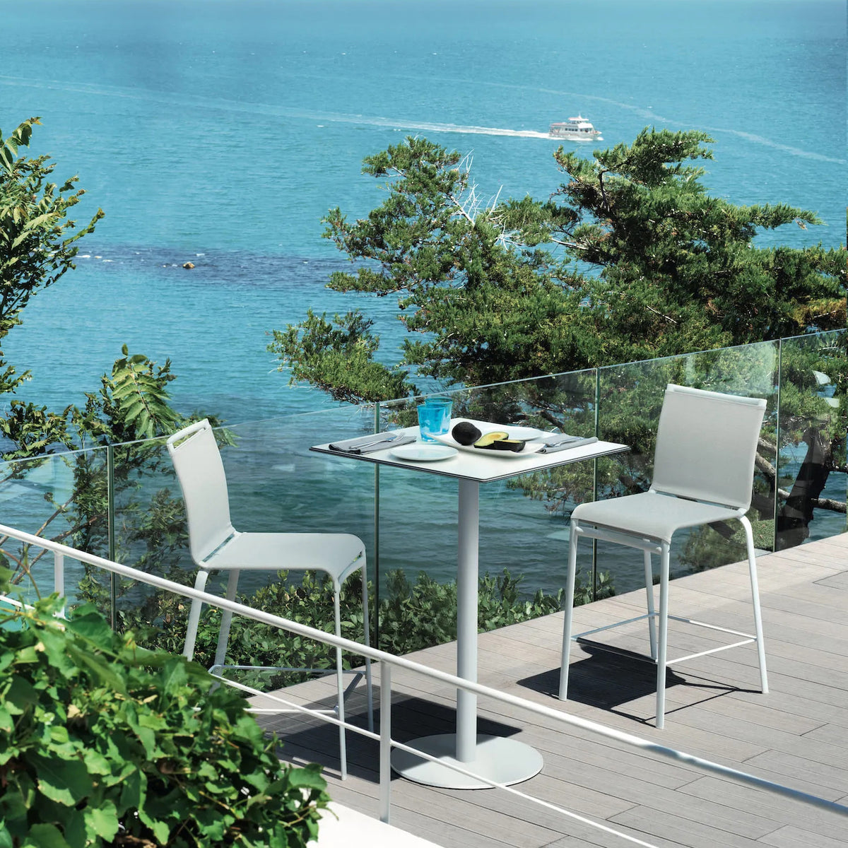 Net Outdoor Bar Stool