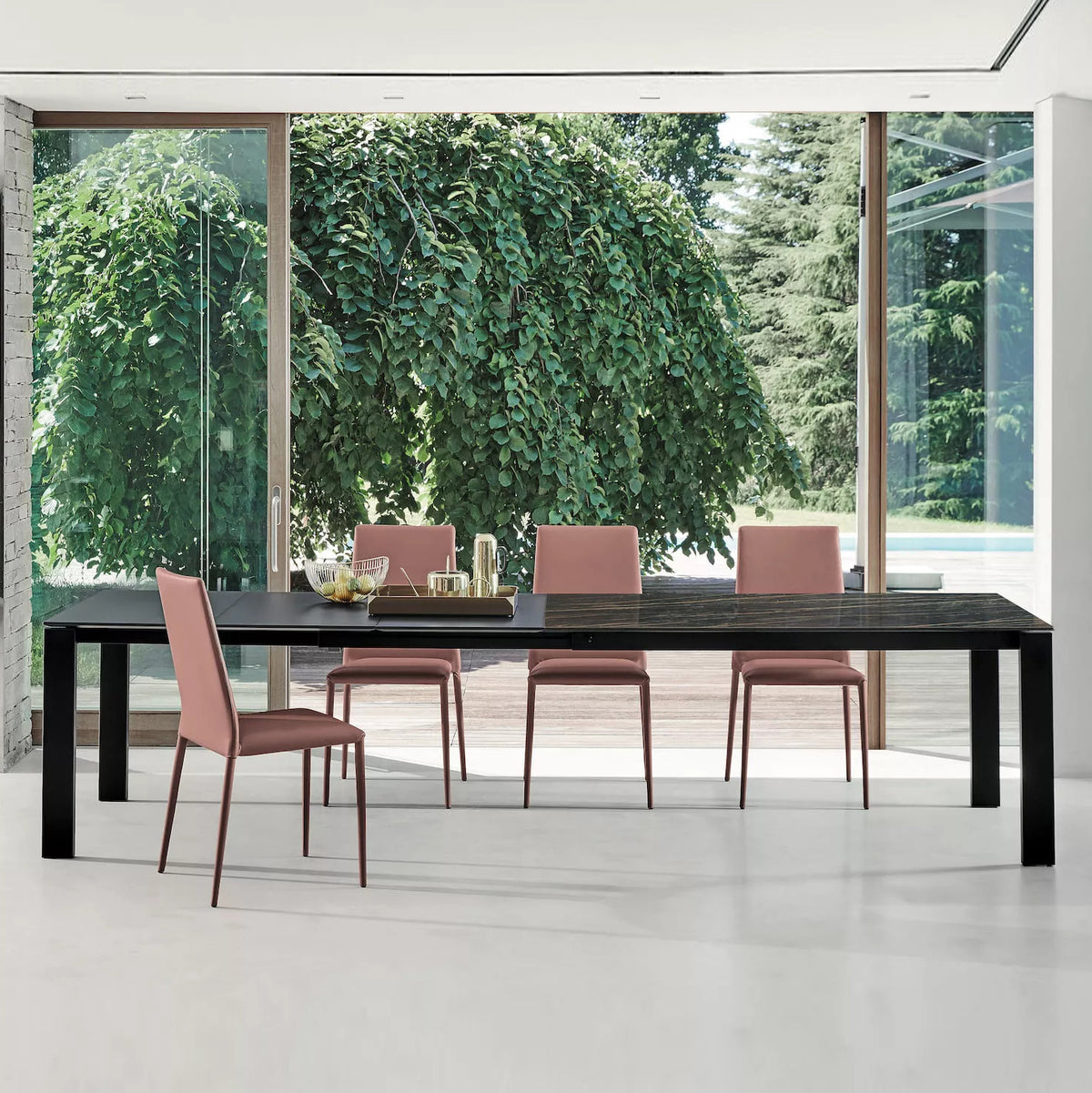 Tom Extendable Dining Table