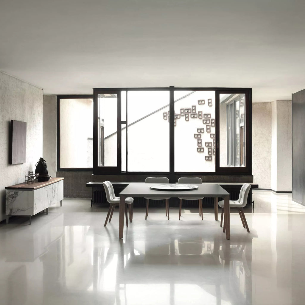 Versus Dining Table