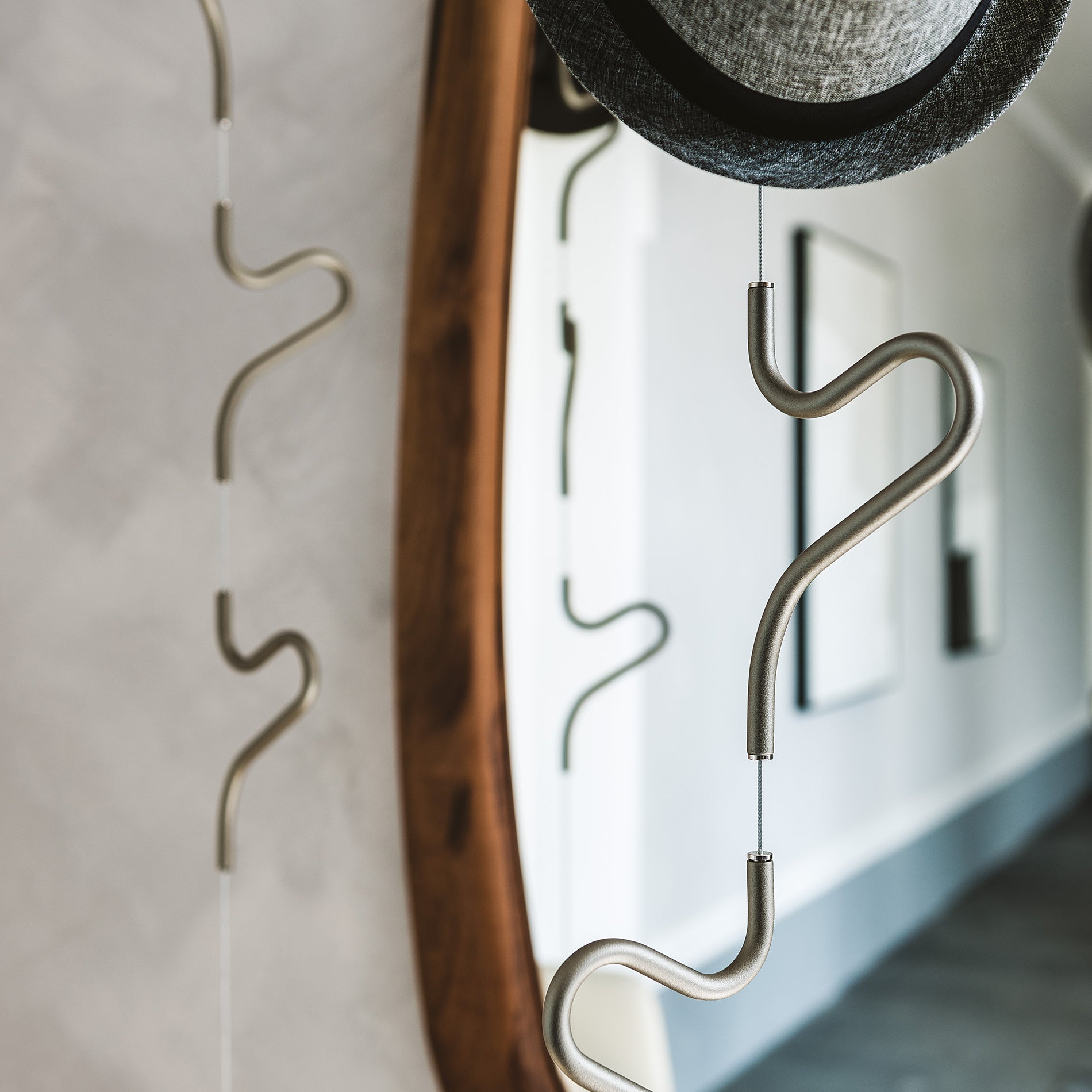 Air Ceiling Coat Hanger