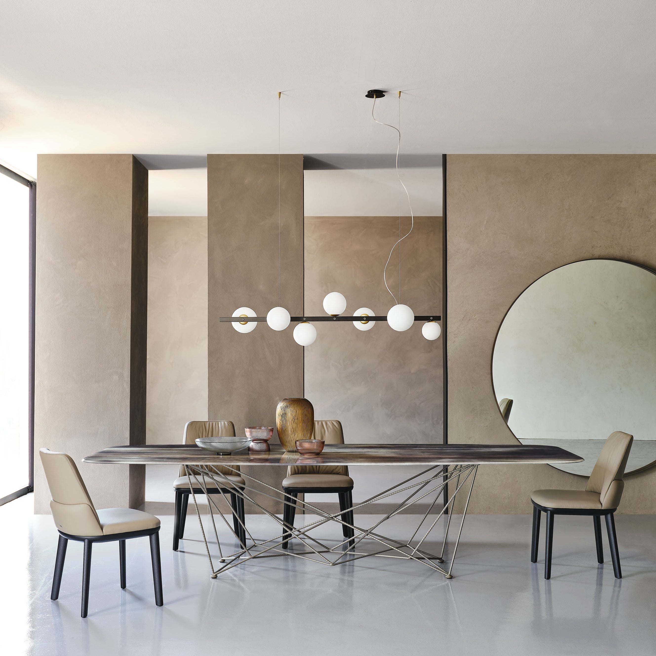Gordon Crystalart Dining Table: Sag