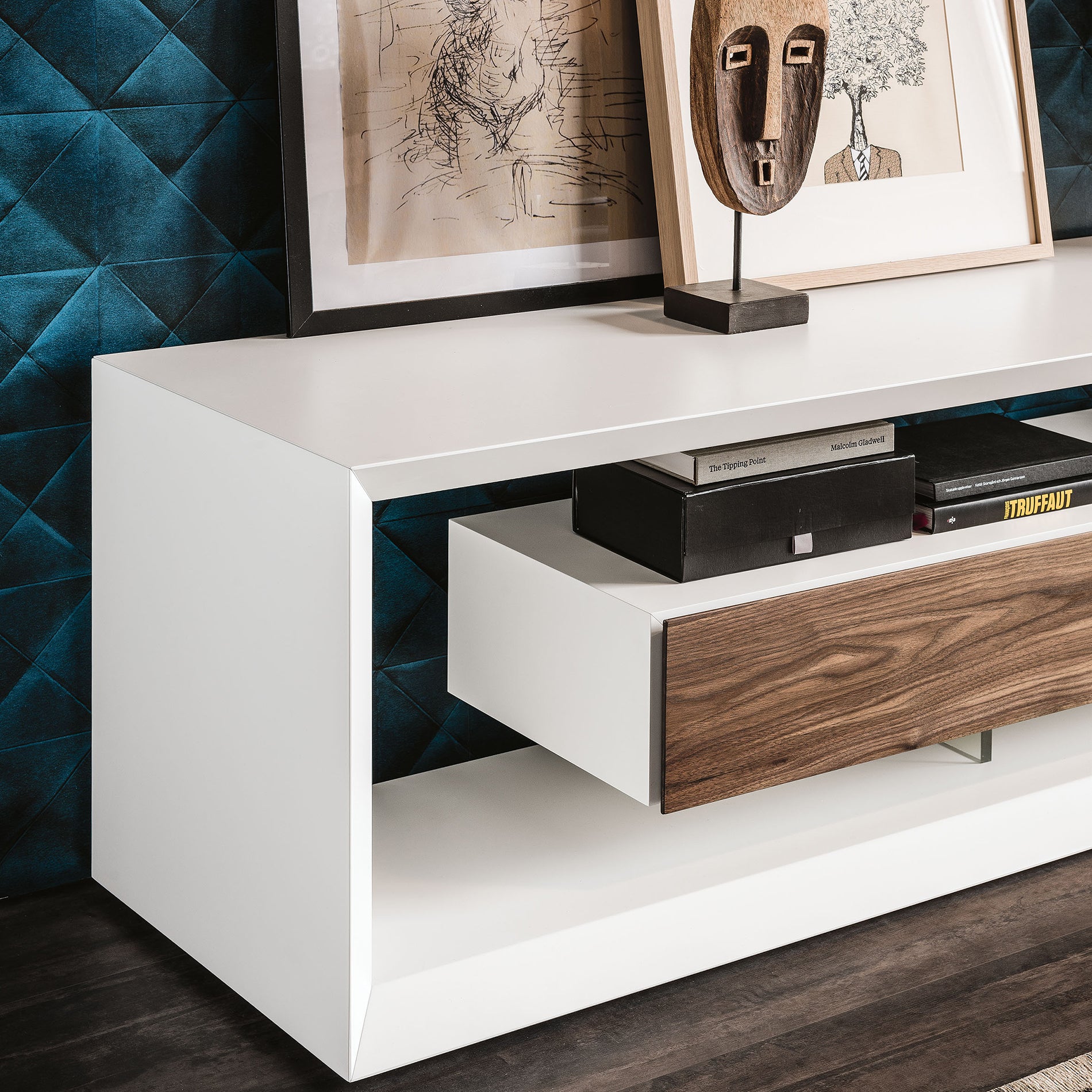 Link TV Reversible & Adjustable Cabinet