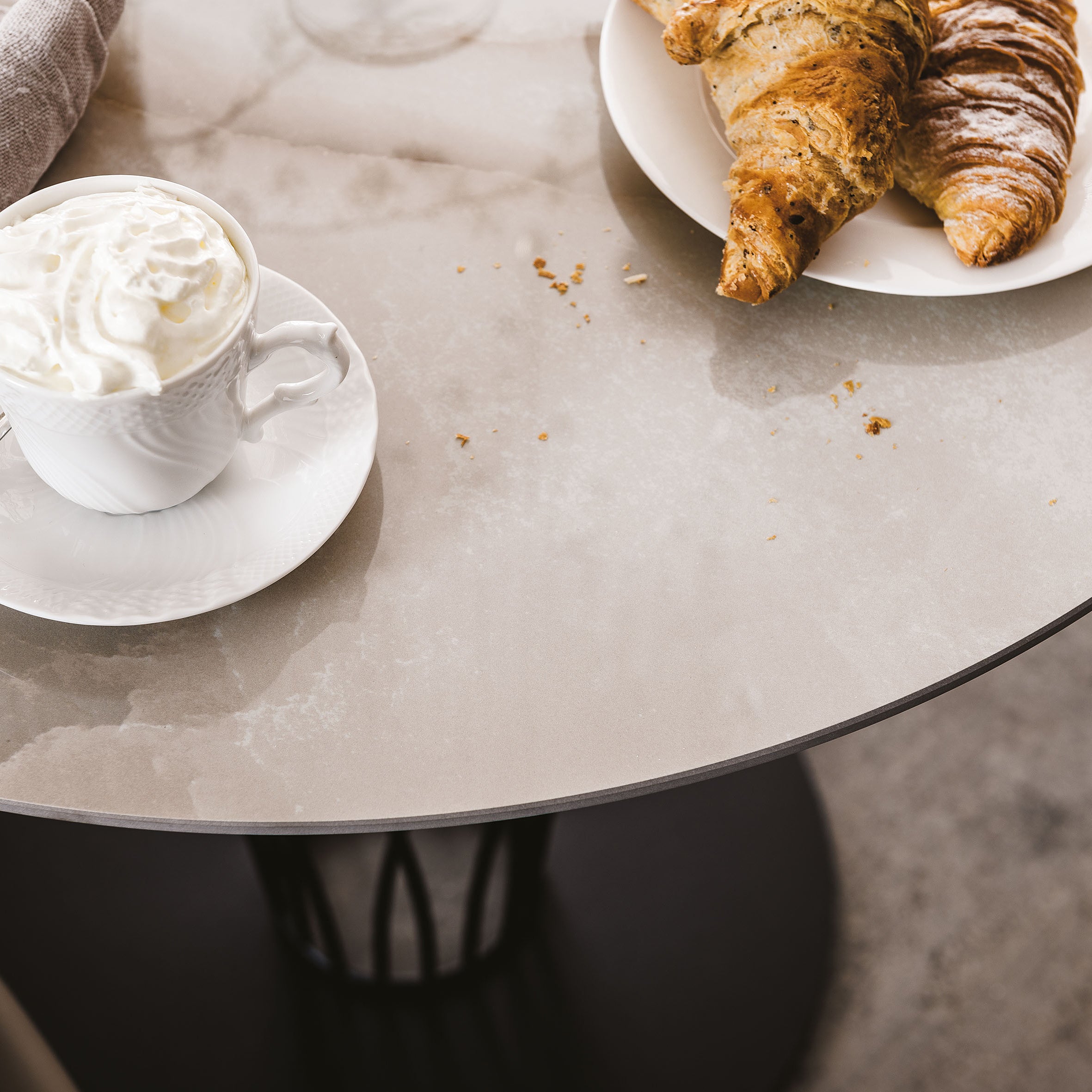 Nido Keramik Round Bistrot Table