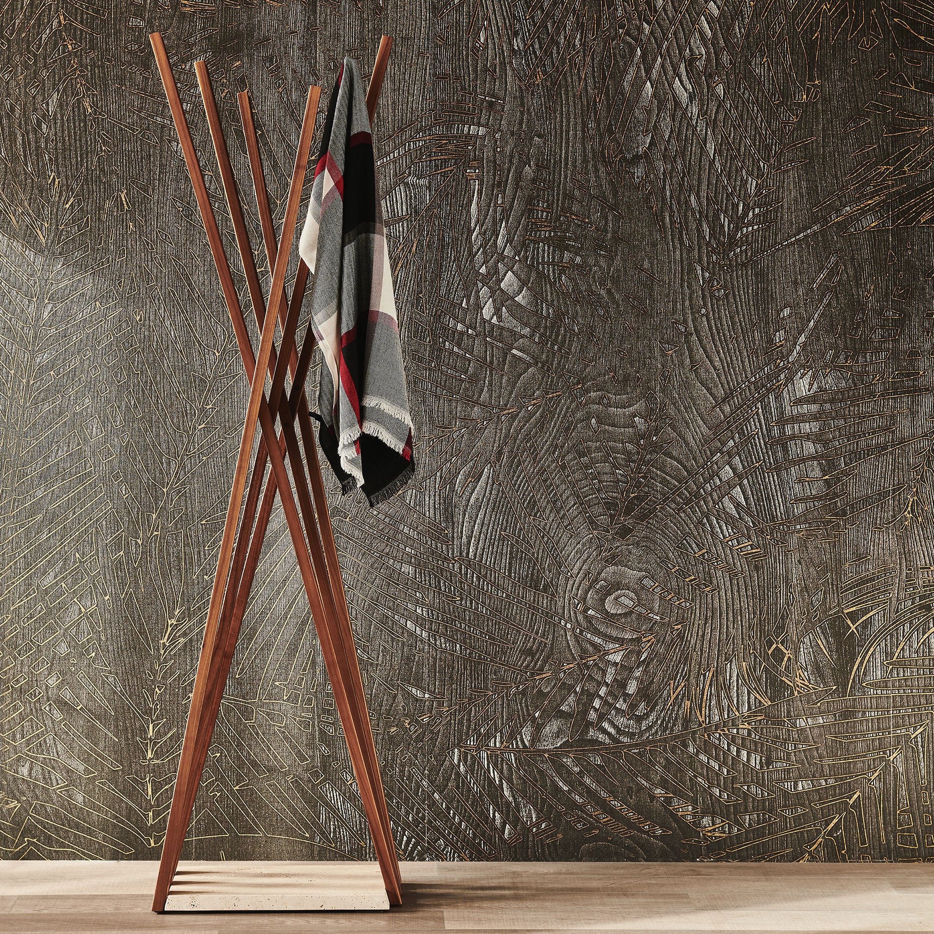 Oscar Coat Hanger