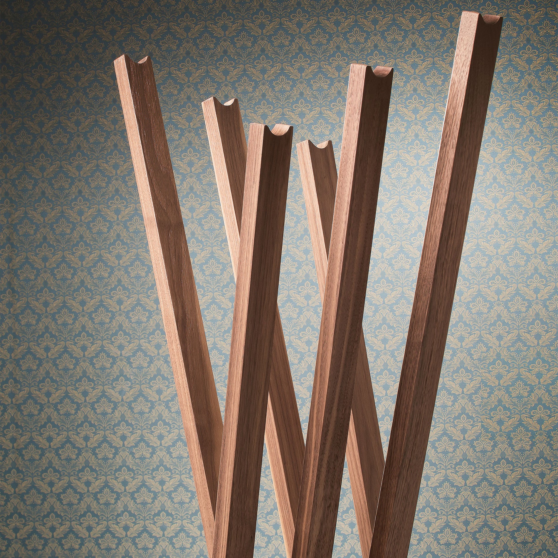 Oscar Coat Hanger