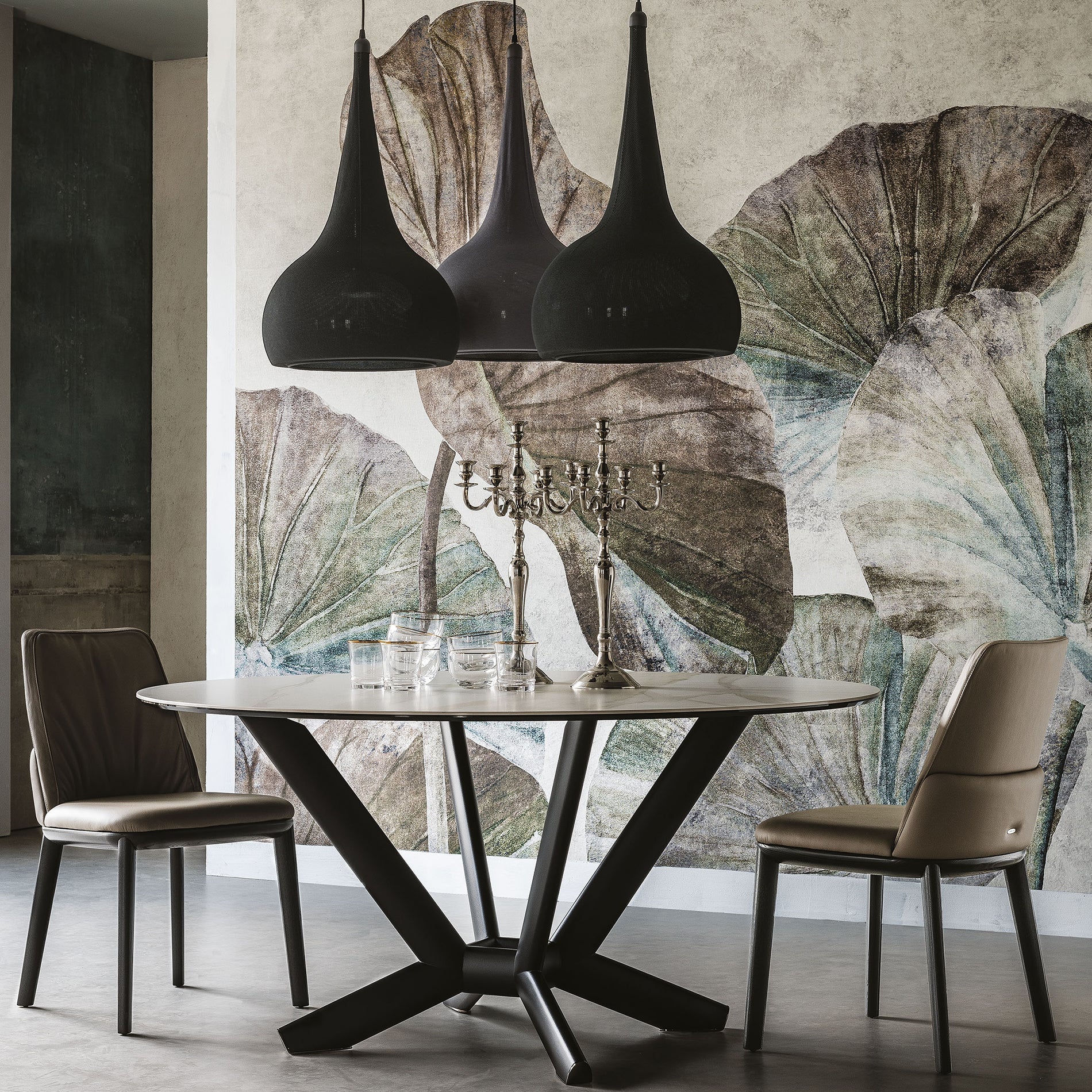 Planer Keramik Round Dining Table