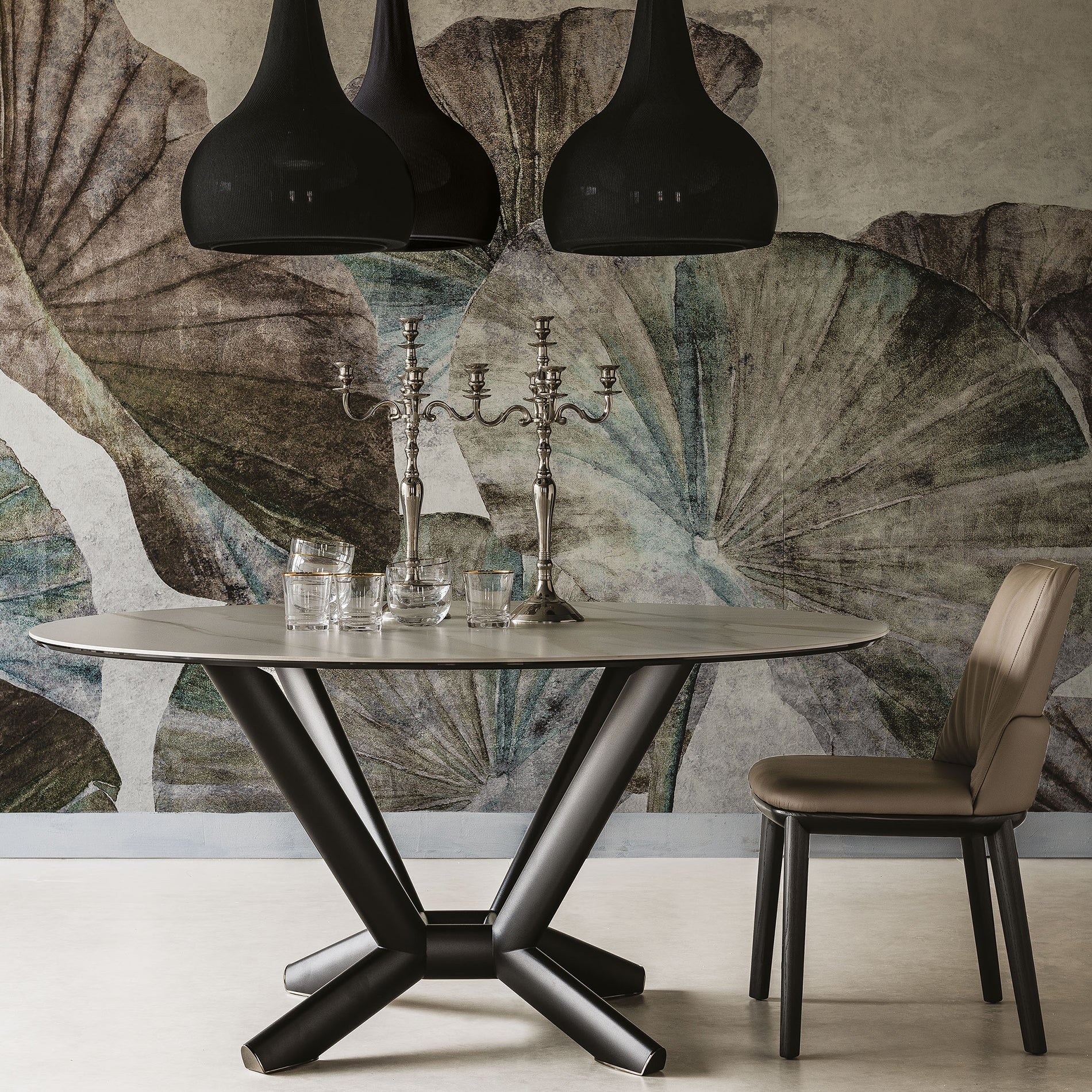 Planer Keramik Round Dining Table