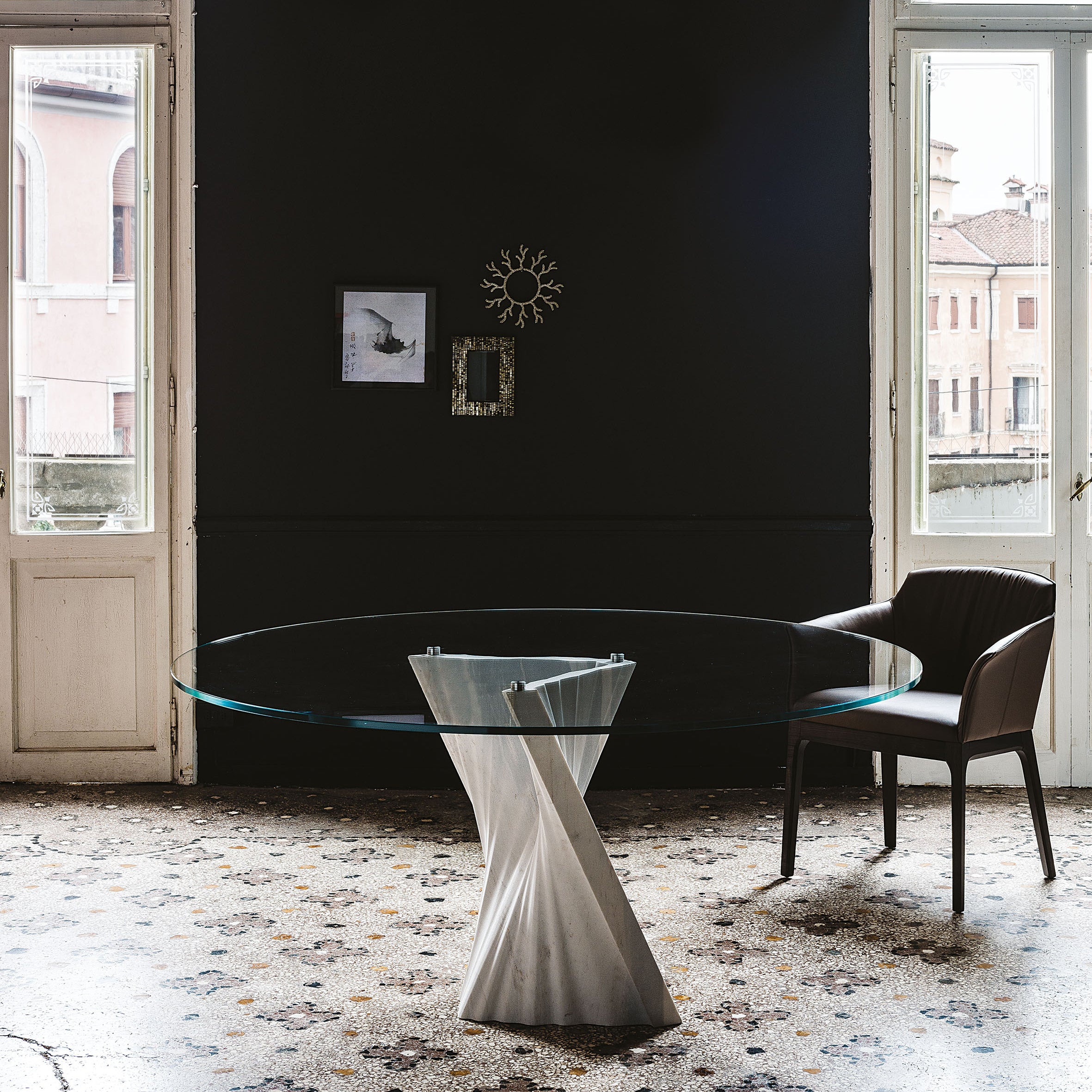 Plisset Round Dining Table