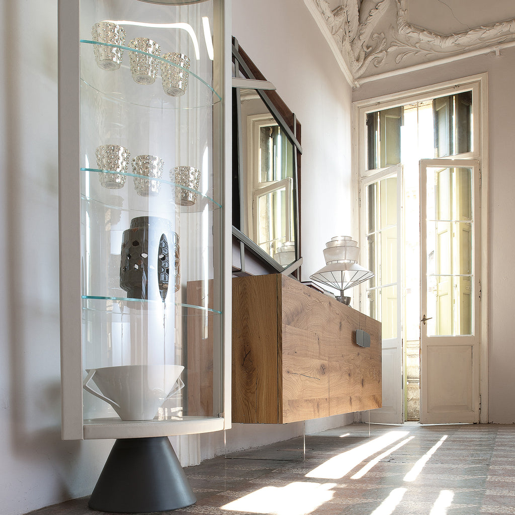 Saba Swivel Showcase