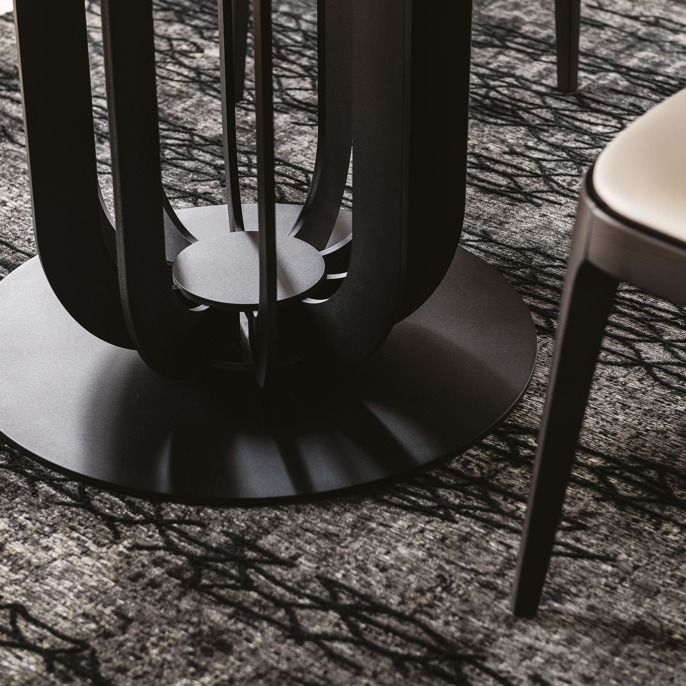 Soho Keramik Round Dining Table