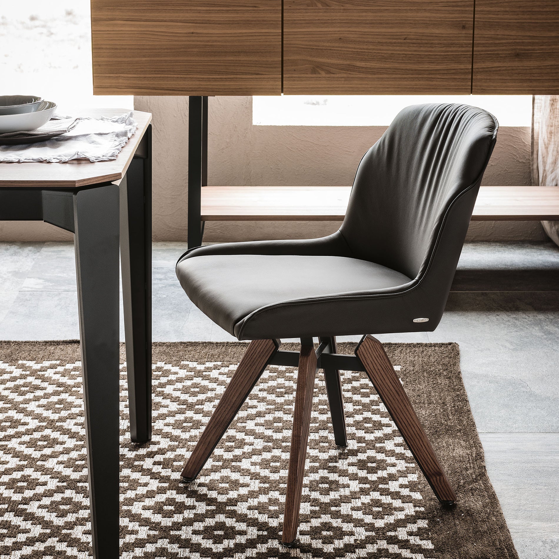 Tyler Swivel Chair
