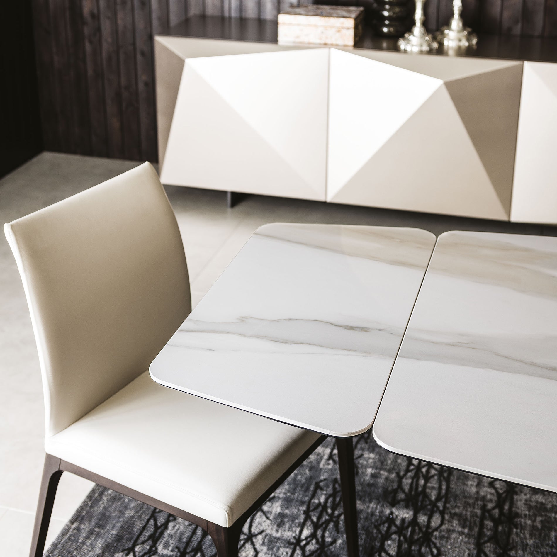 Duffy Keramik Drive Extendable Dining Table