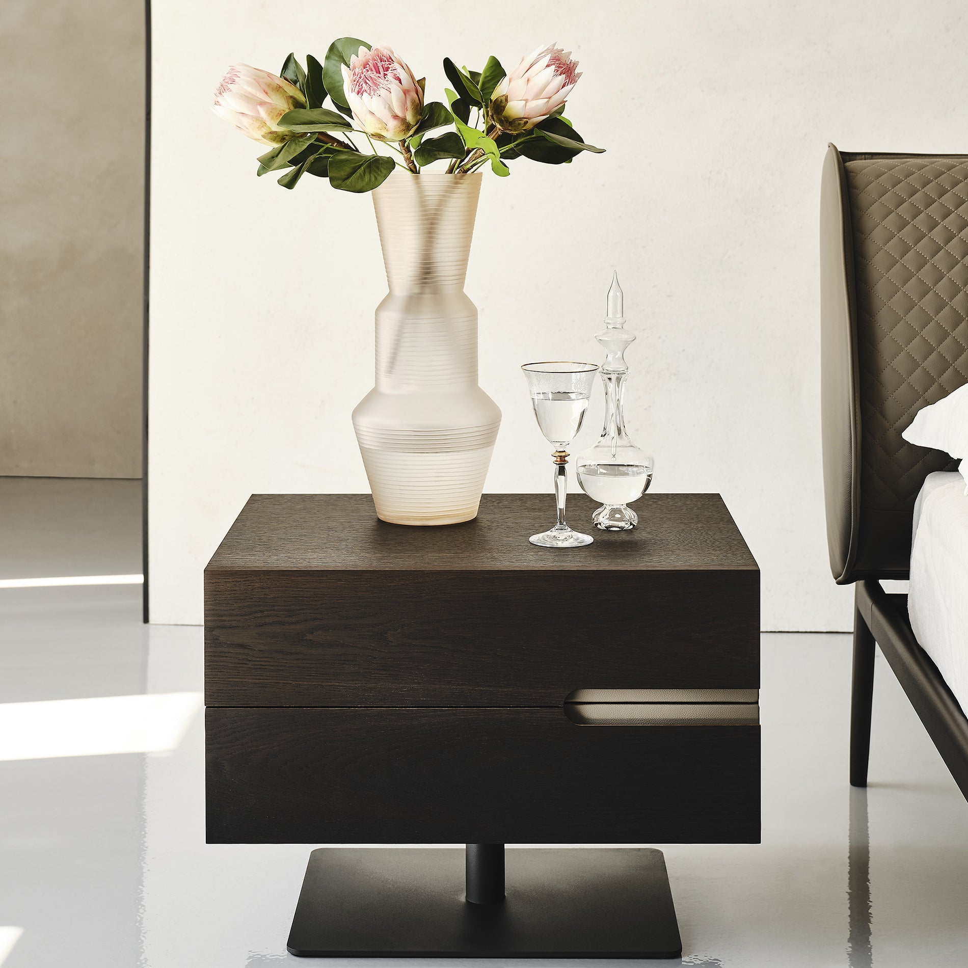 Ciro Nightstand