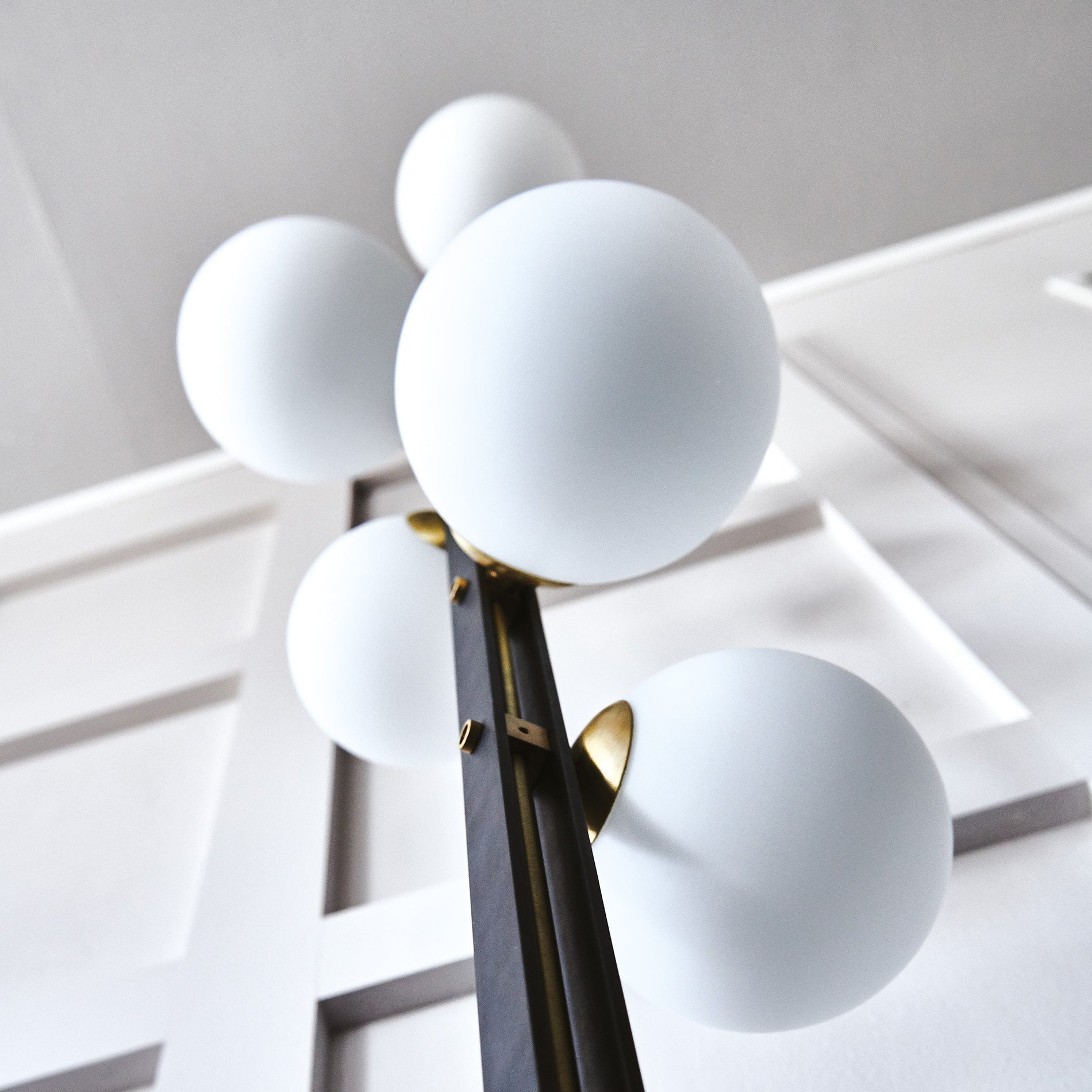 Planeta Floor Lamp