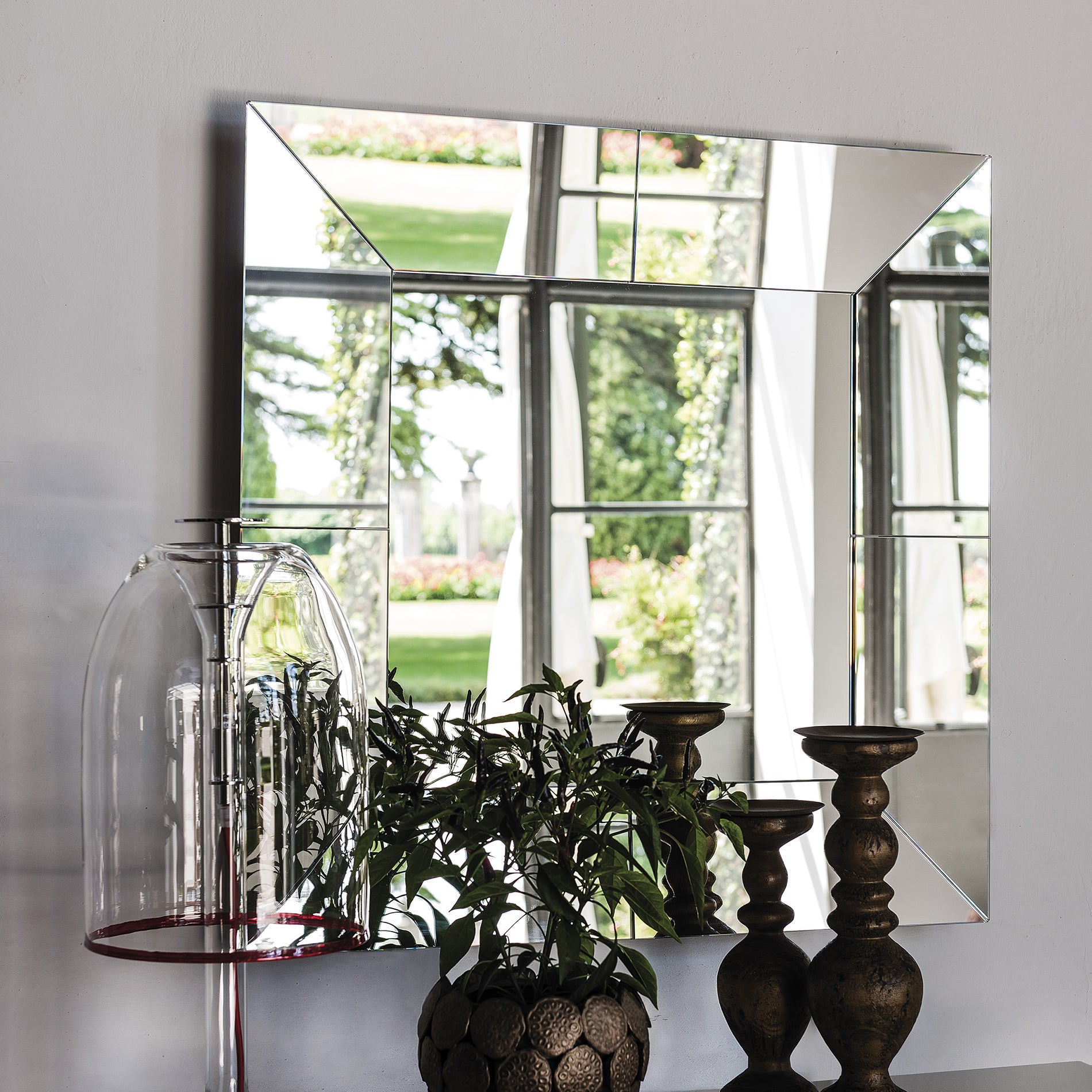 Regal Wall Mirror: Square