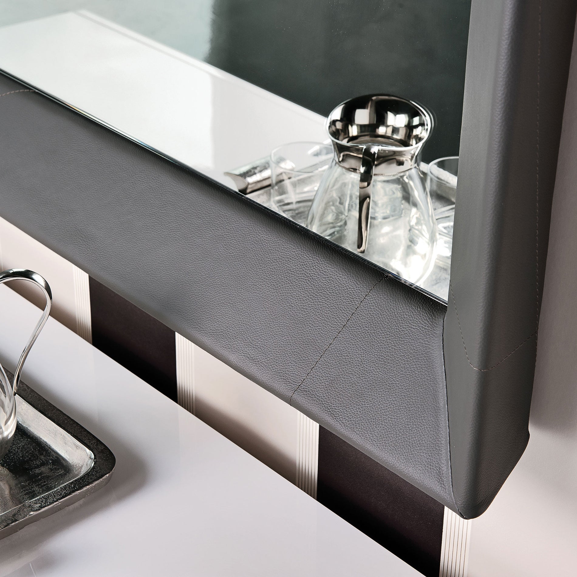 Taxedo Mirror