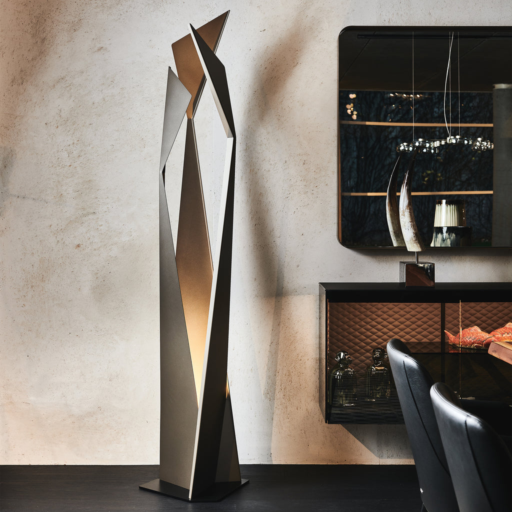 Thriller Floor Lamp