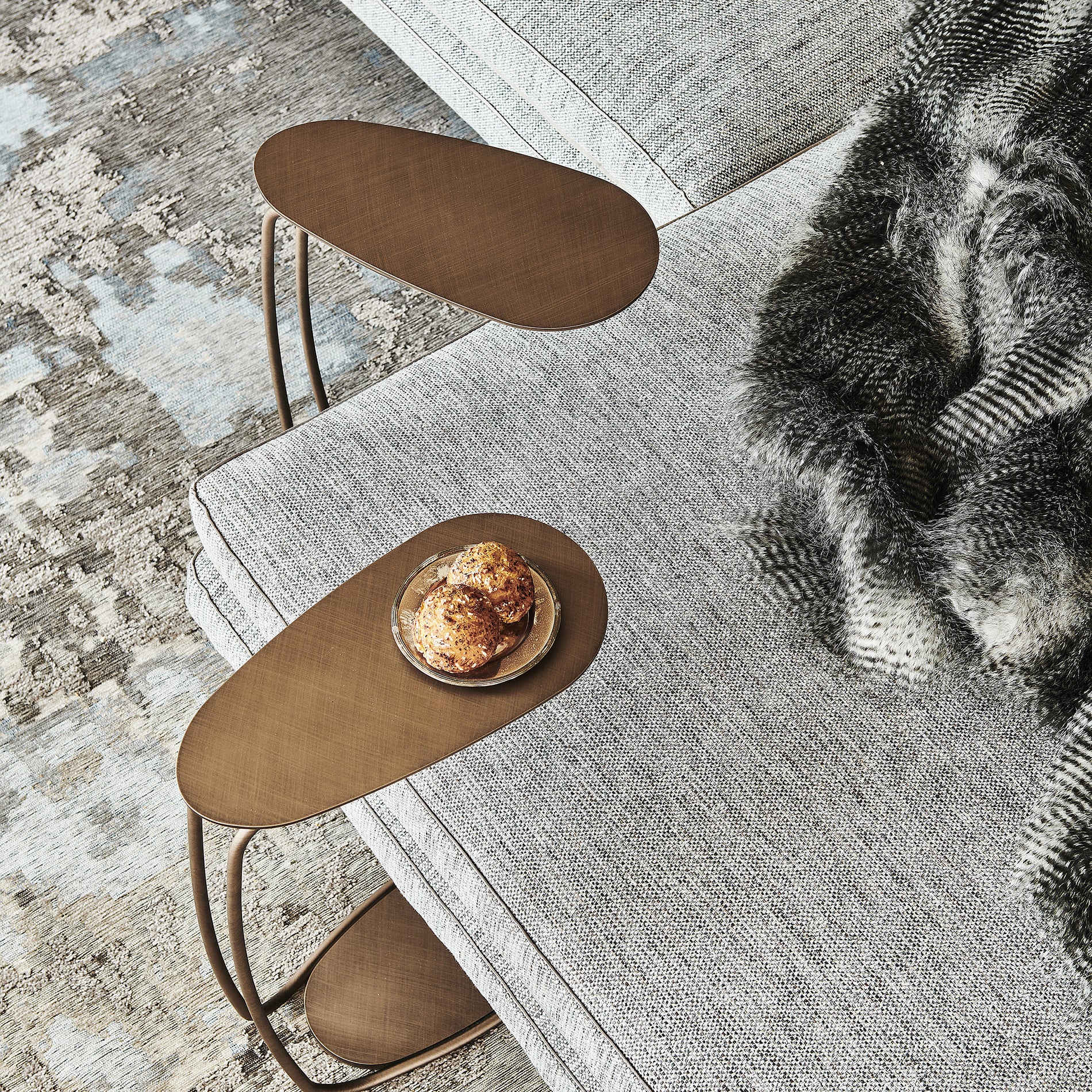 Yago Side Table