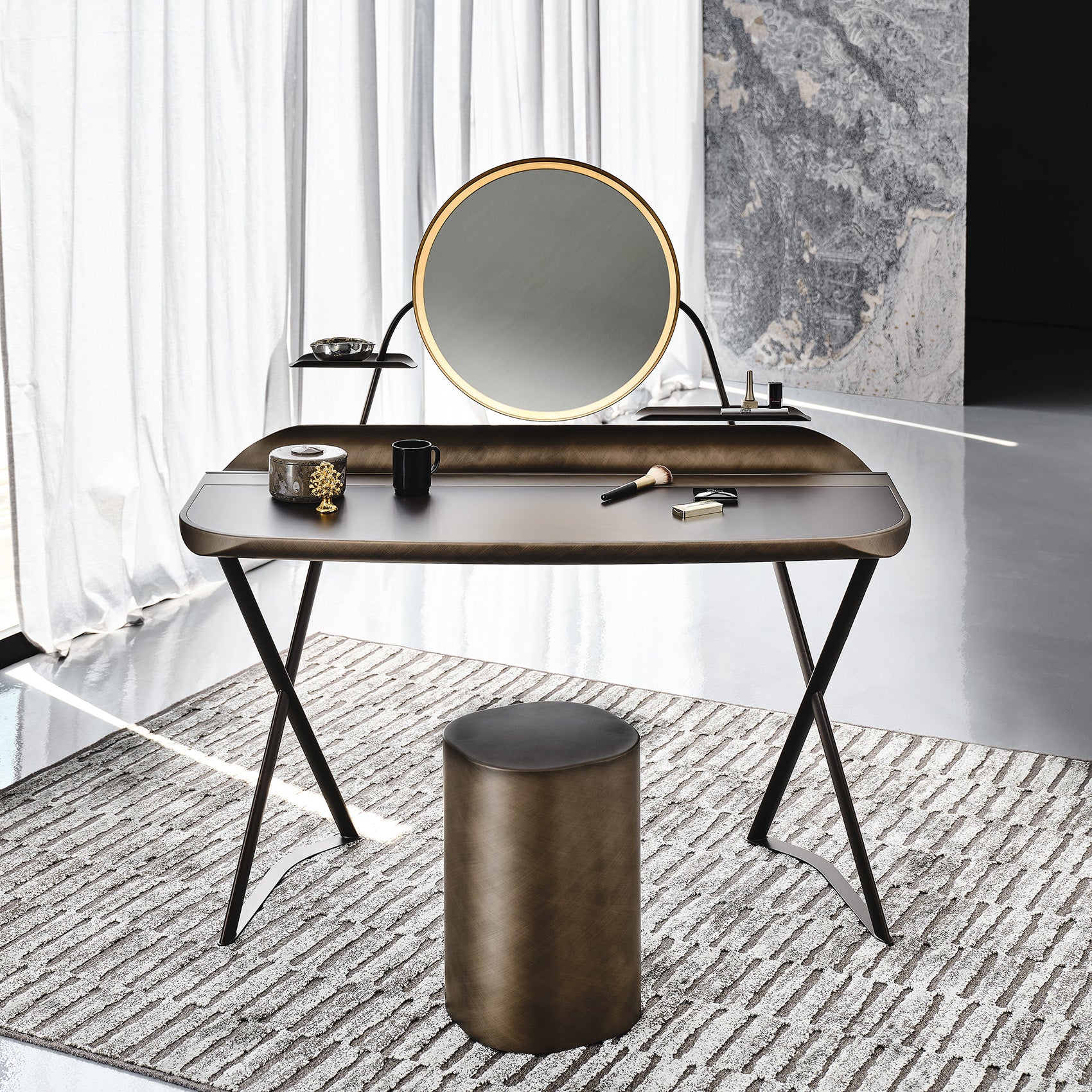 Cocoon Trousse Leather Dressing Desk