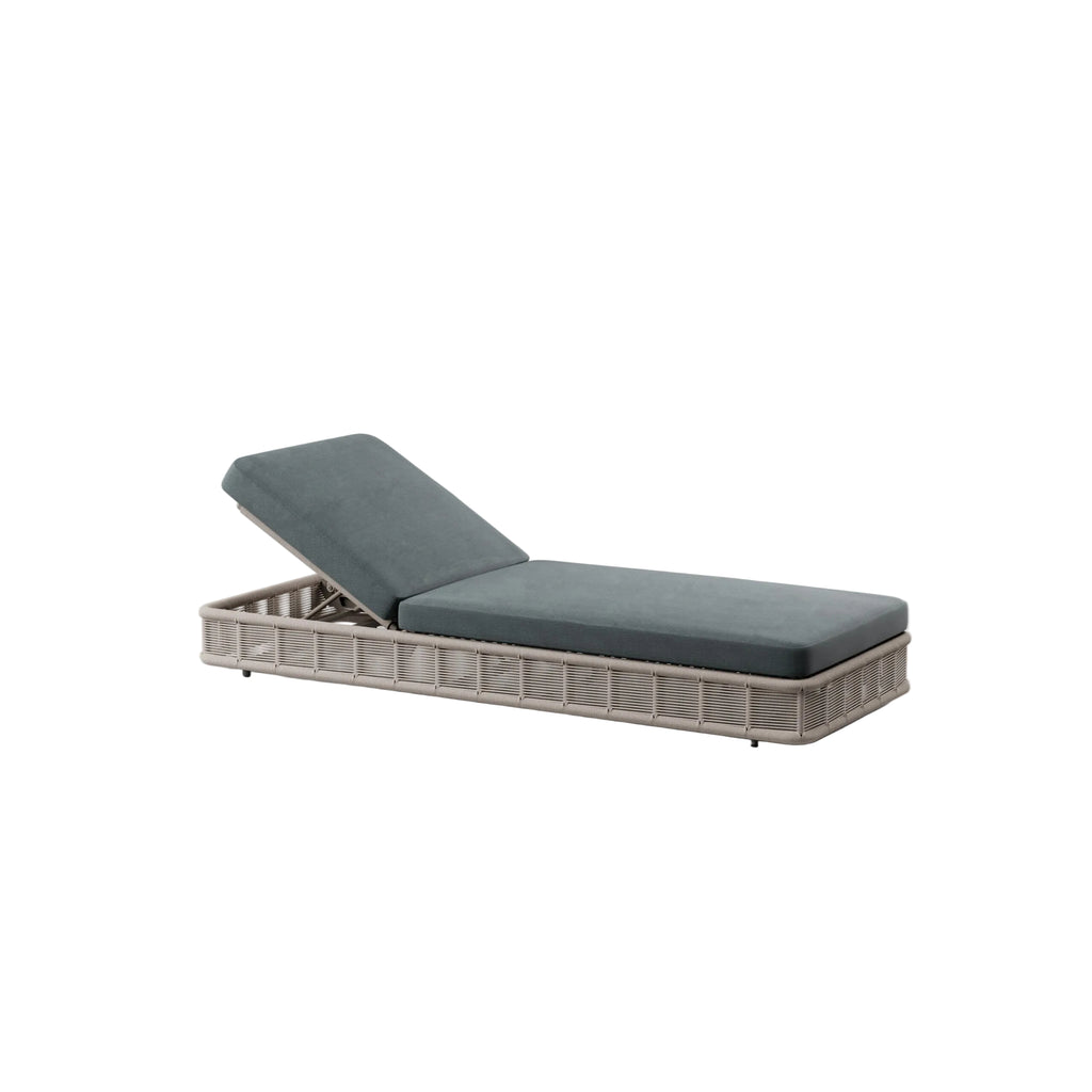 Collare Chaise Lounge