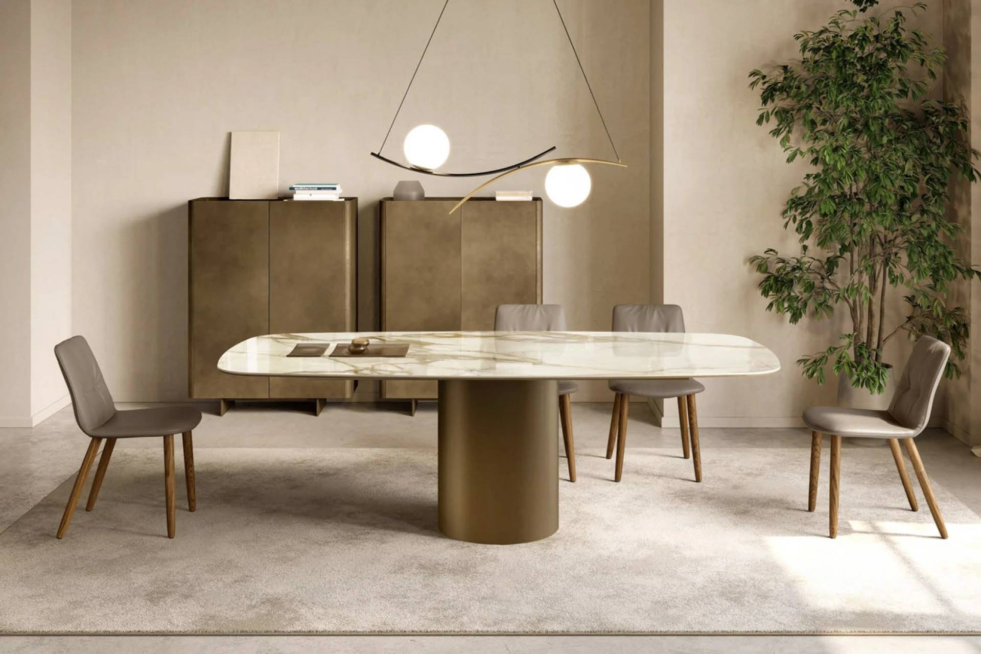 Lisa Dining Chair: 4 Wooden Legs