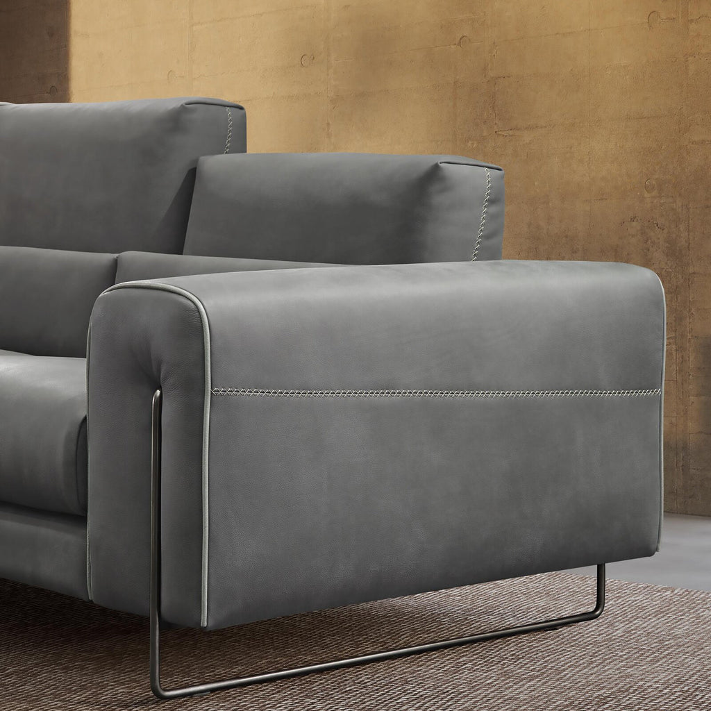 Newport Sofa / Sectionals