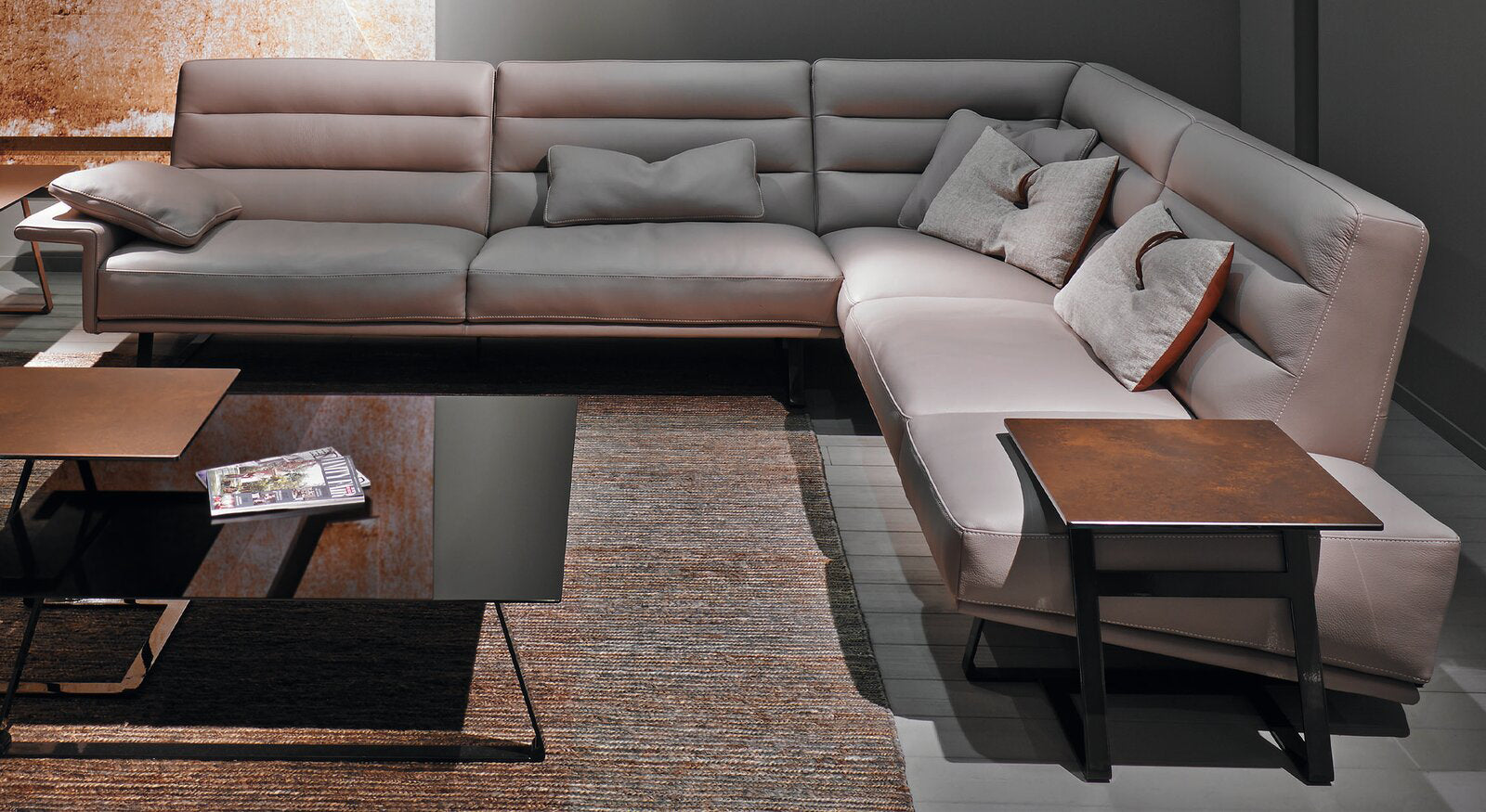 Renegade Sofa / Sectionals