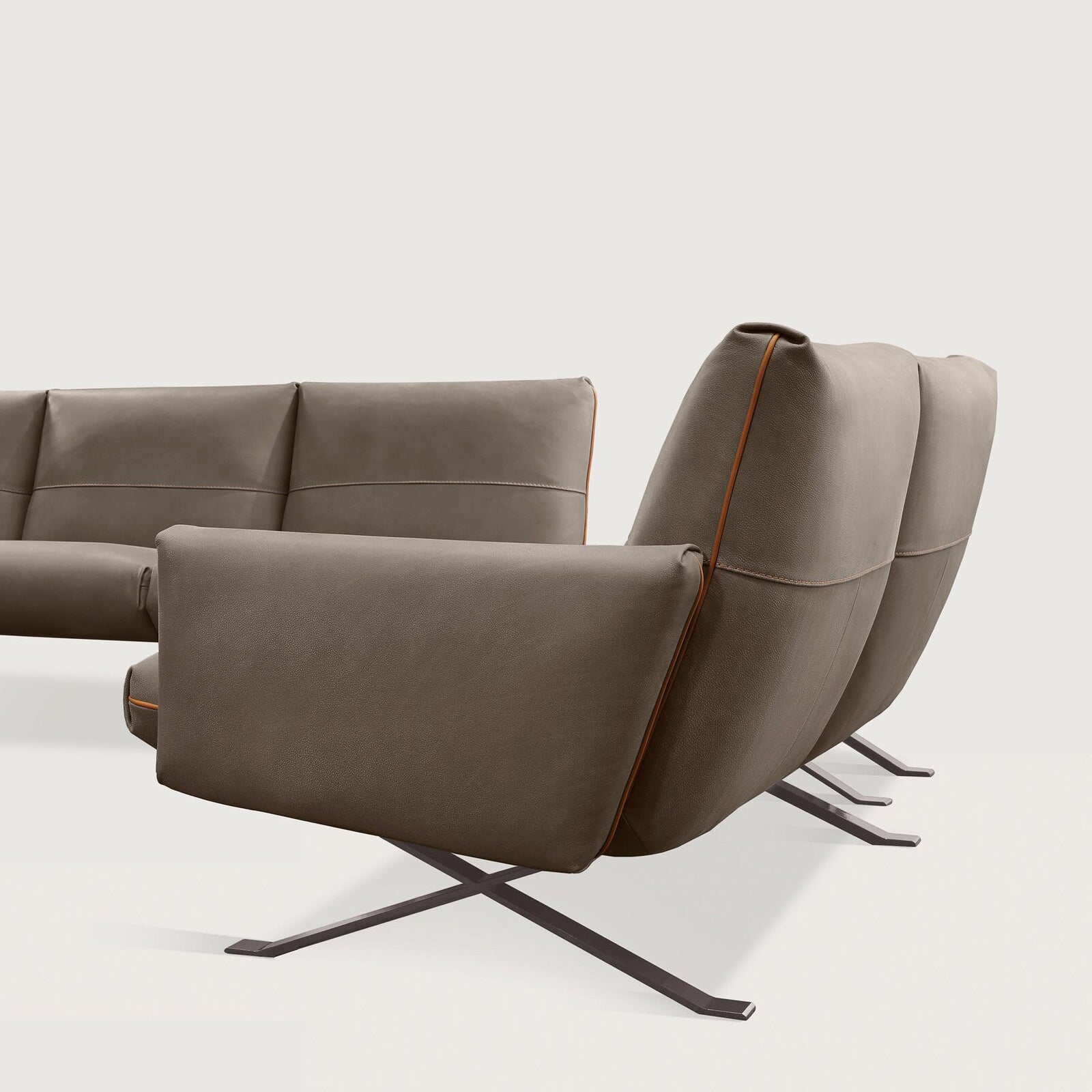 Rialto Sofa / Sectionals