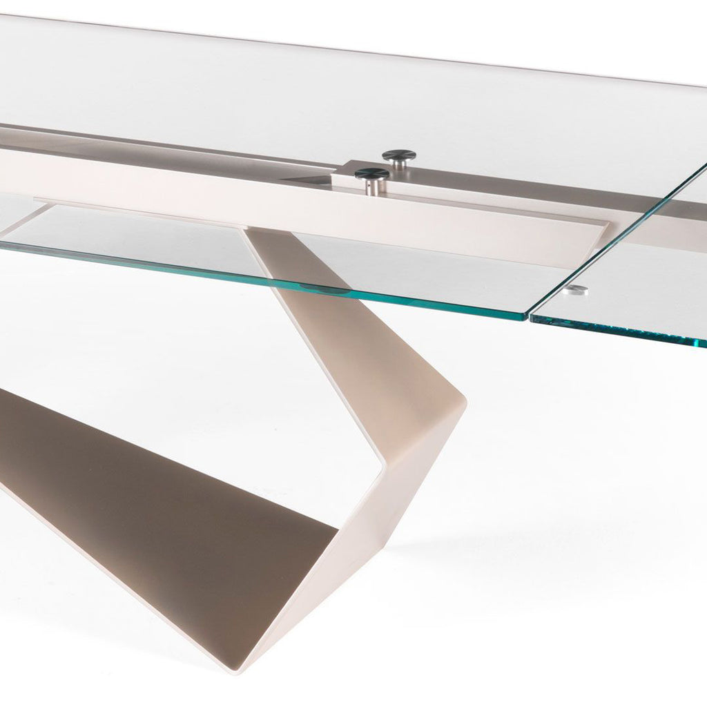 Gravity Extendable Dining Table