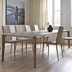 Versus Extendable Dining Table