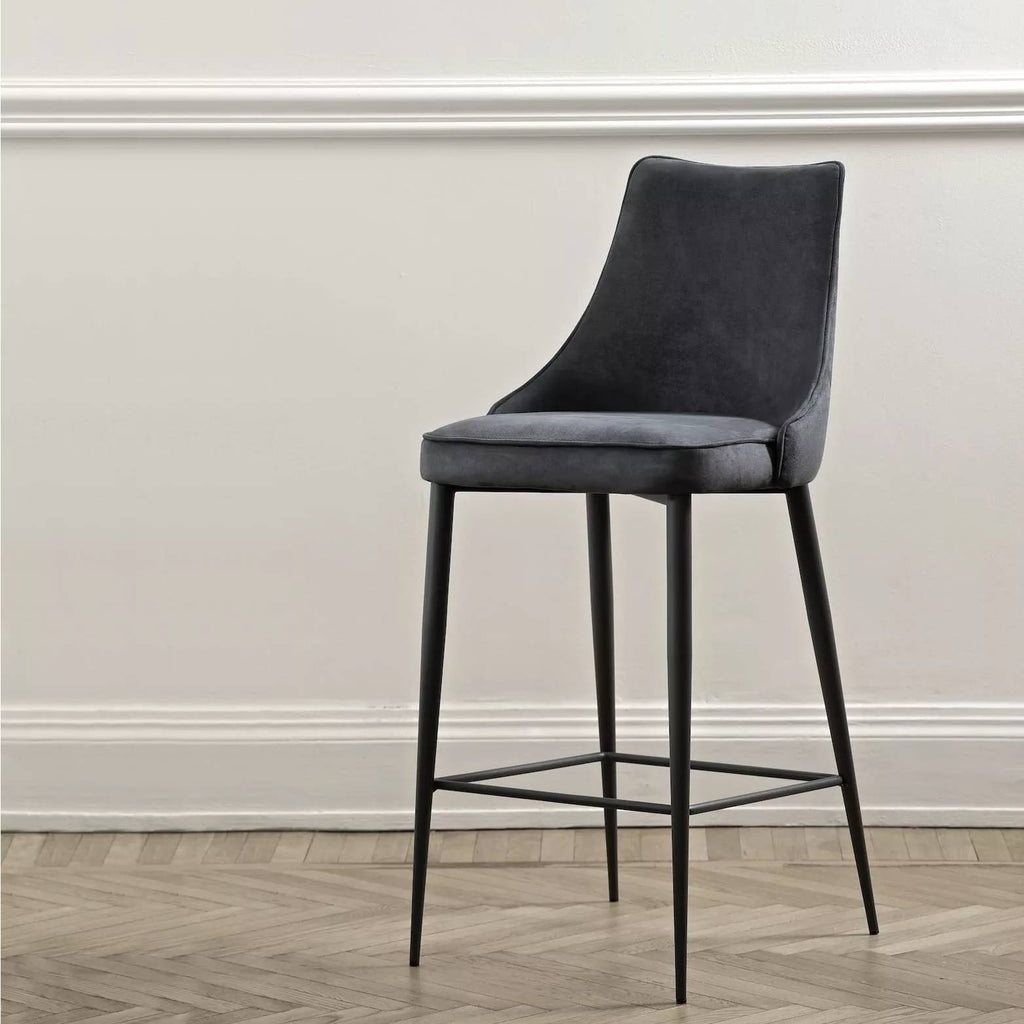 Clara Barstool