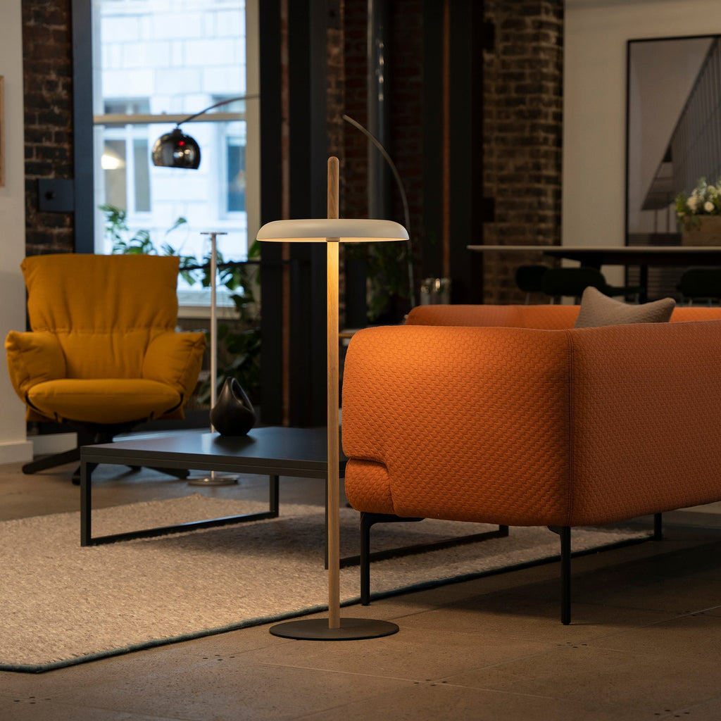 Nivel Portable Floor Lamp