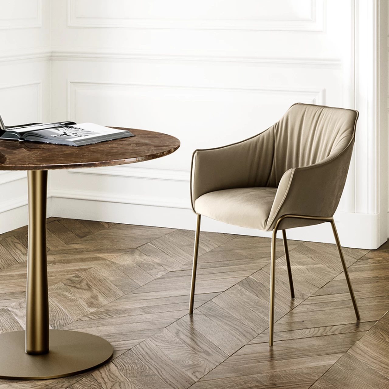 Era Dining Chair: 4 Metal Legs