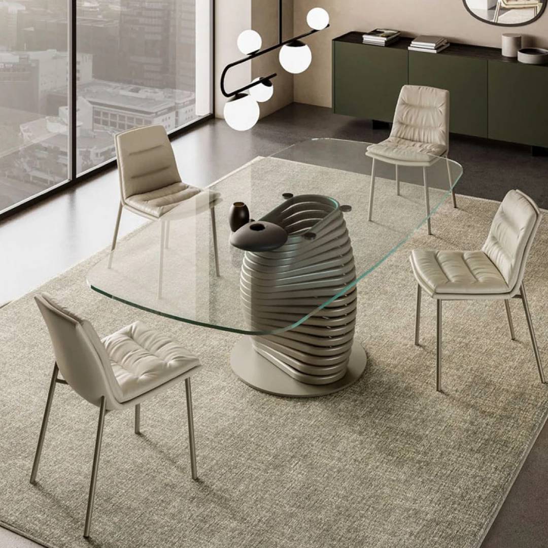 Lady Dining Chair: 4 Metal Legs