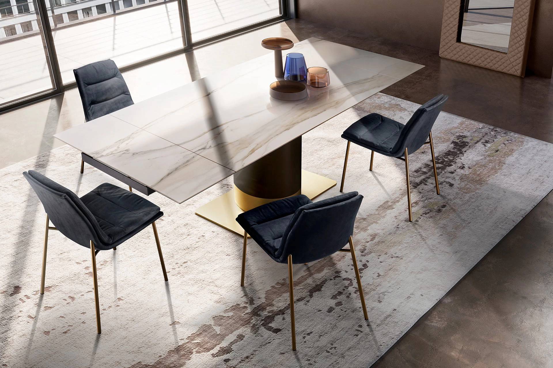 Lady Dining Chair: 4 Metal Legs