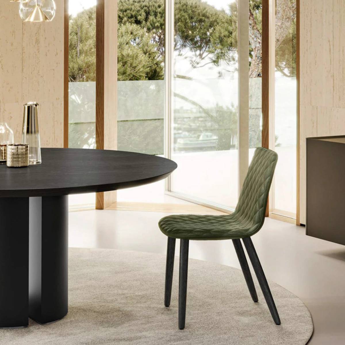 Lenny Dining Chair: 4 Wooden Legs