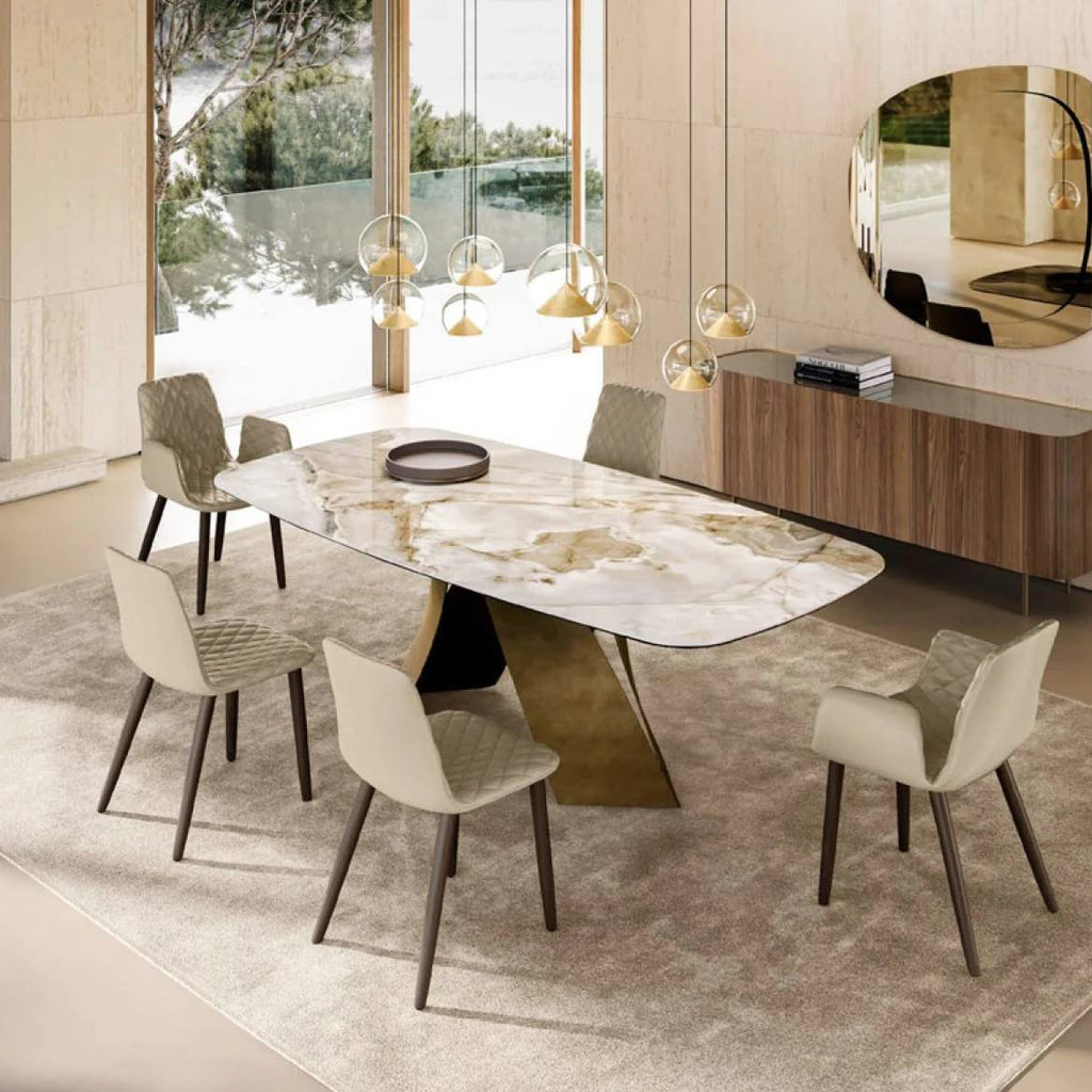 Lenny Dining Chair: 4 Wooden Legs