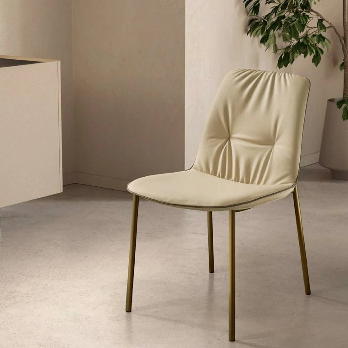 Lisa Dining Chair: 4 Metal Legs