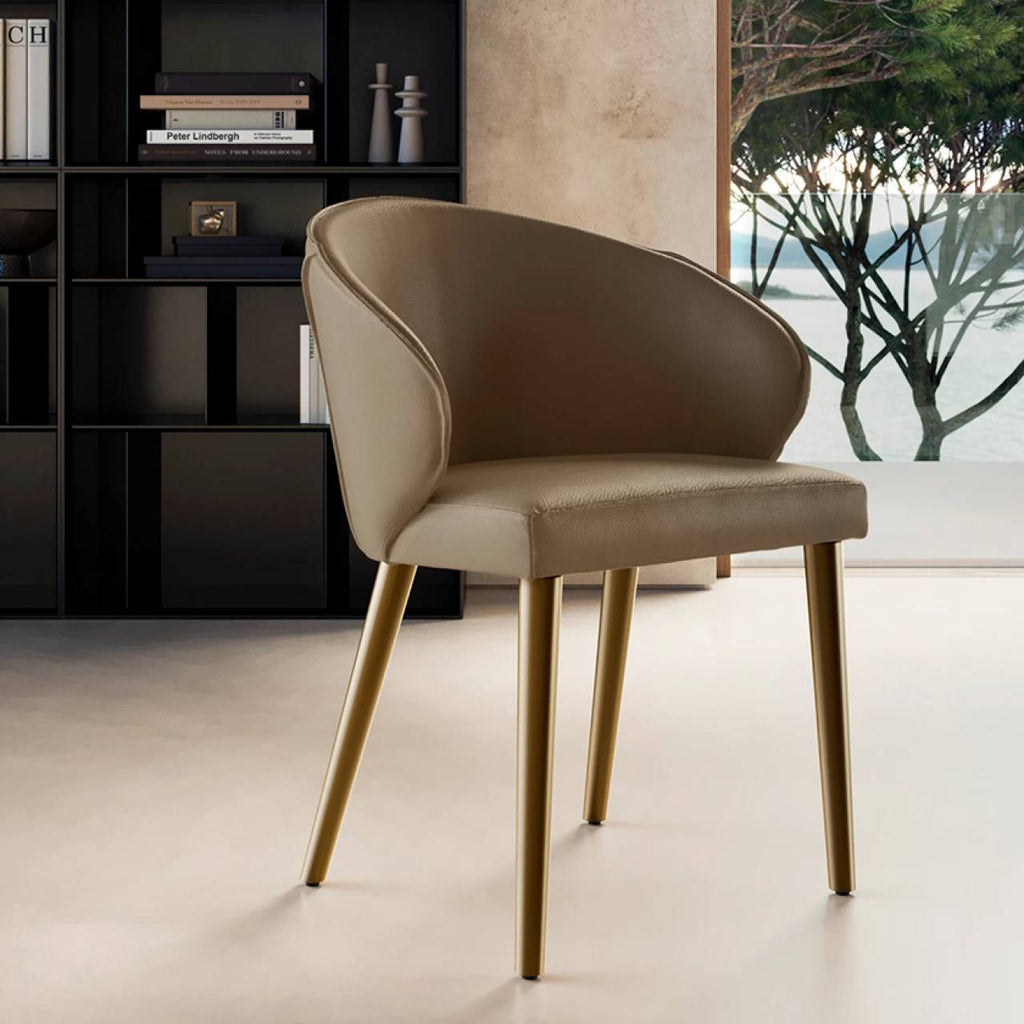 Manta Dining Chair: 4 Metal Legs