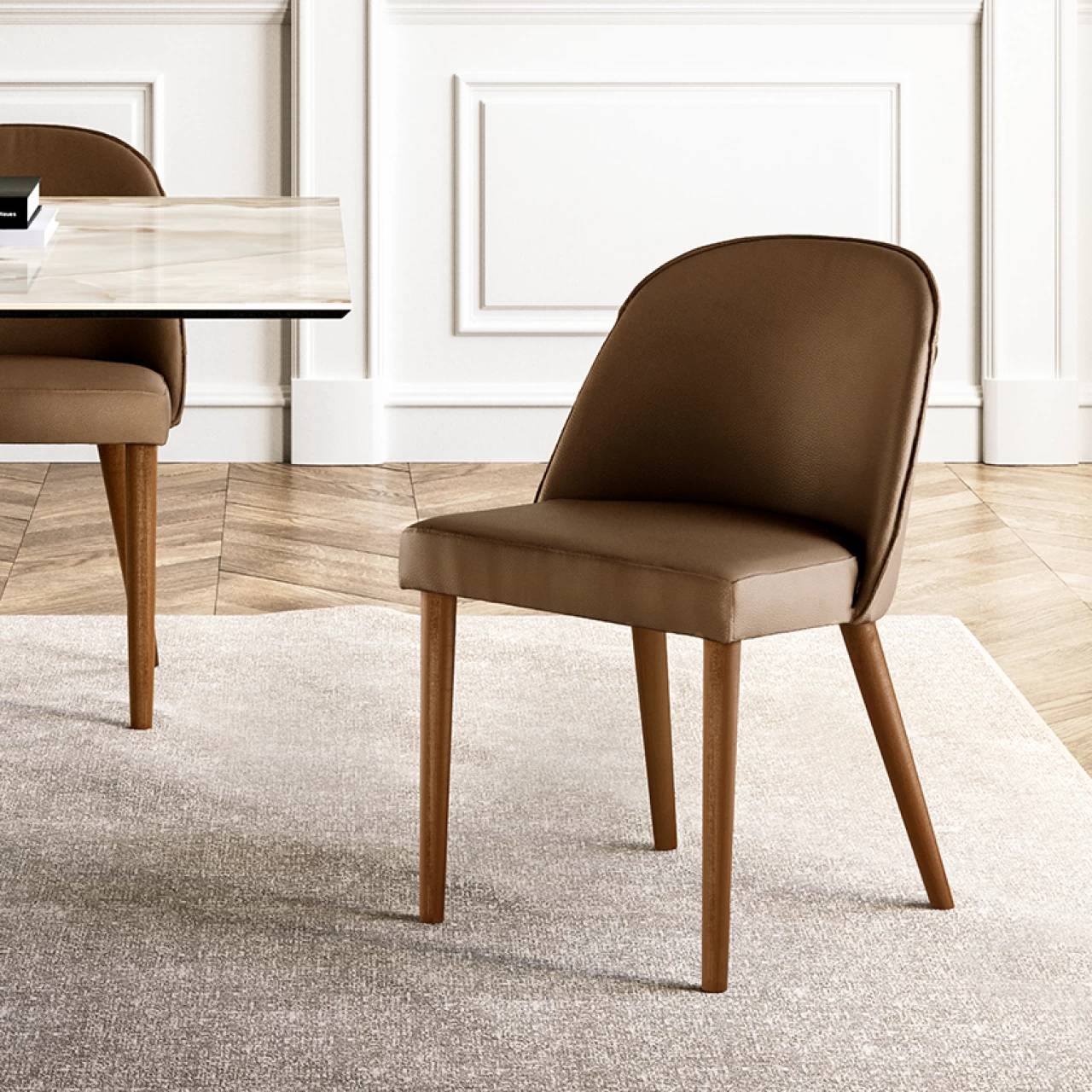 Manta Dining Chair: 4 Wooden Legs